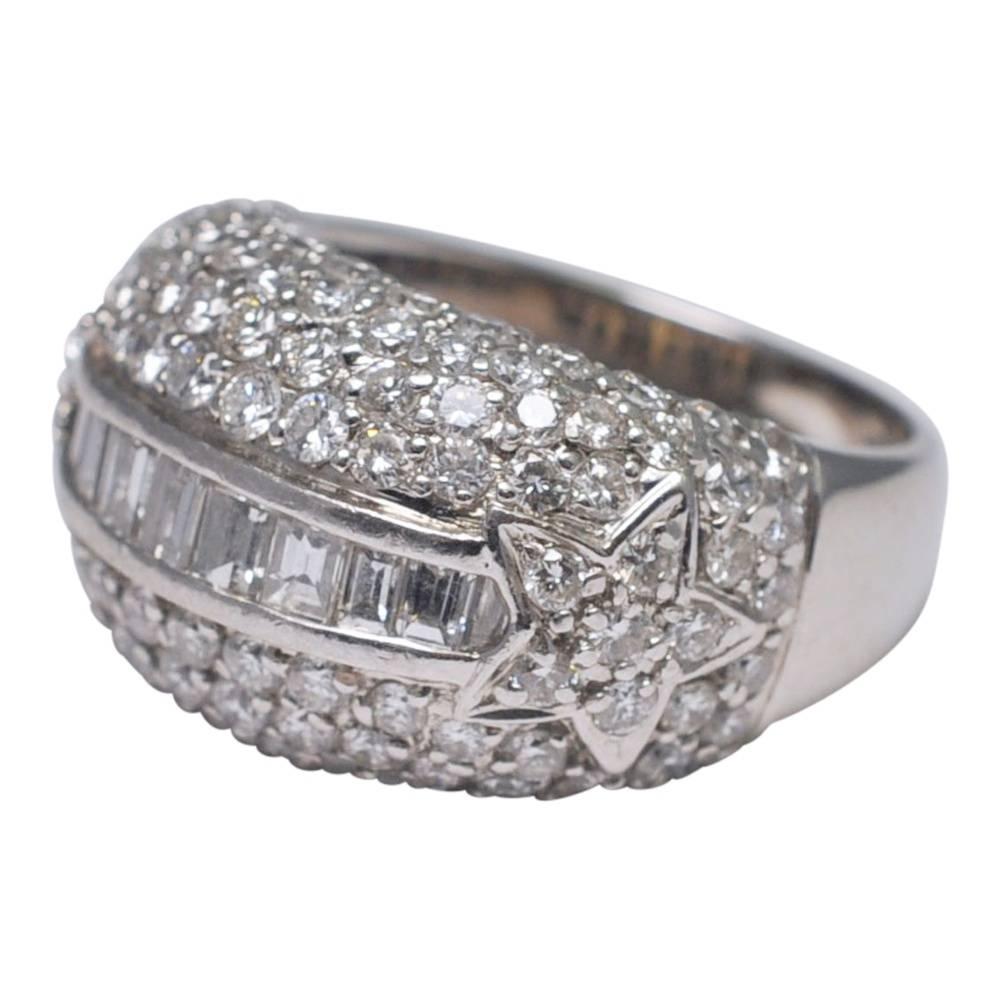 Round Cut Round Diamond Bombé Band Cocktail Ring For Sale