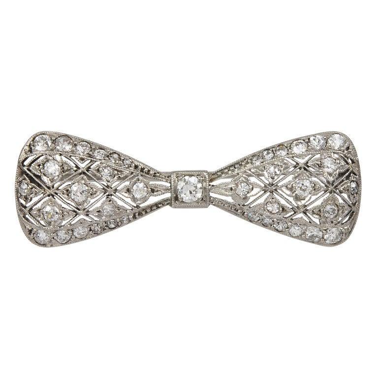 Diamond Bow Brooch 1905 In Excellent Condition In New York, NY