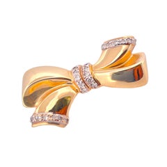 Diamond Bow Pendant Necklace in 14K Yellow Gold, 22 Diamonds, 0.30ct