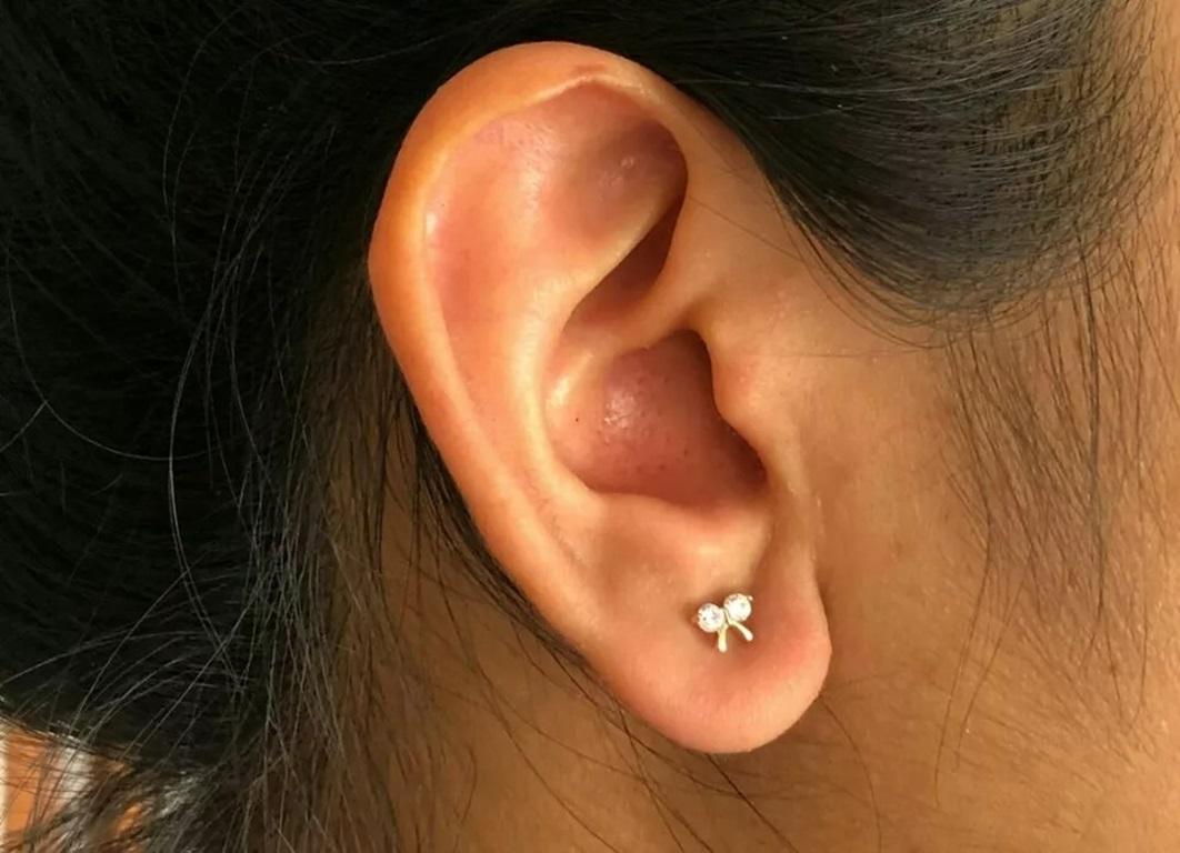 Diamond Bow Studs 14k Solid Yellow Gold Bow Tie Nose Ear Piercing In New Condition For Sale In Chicago, IL