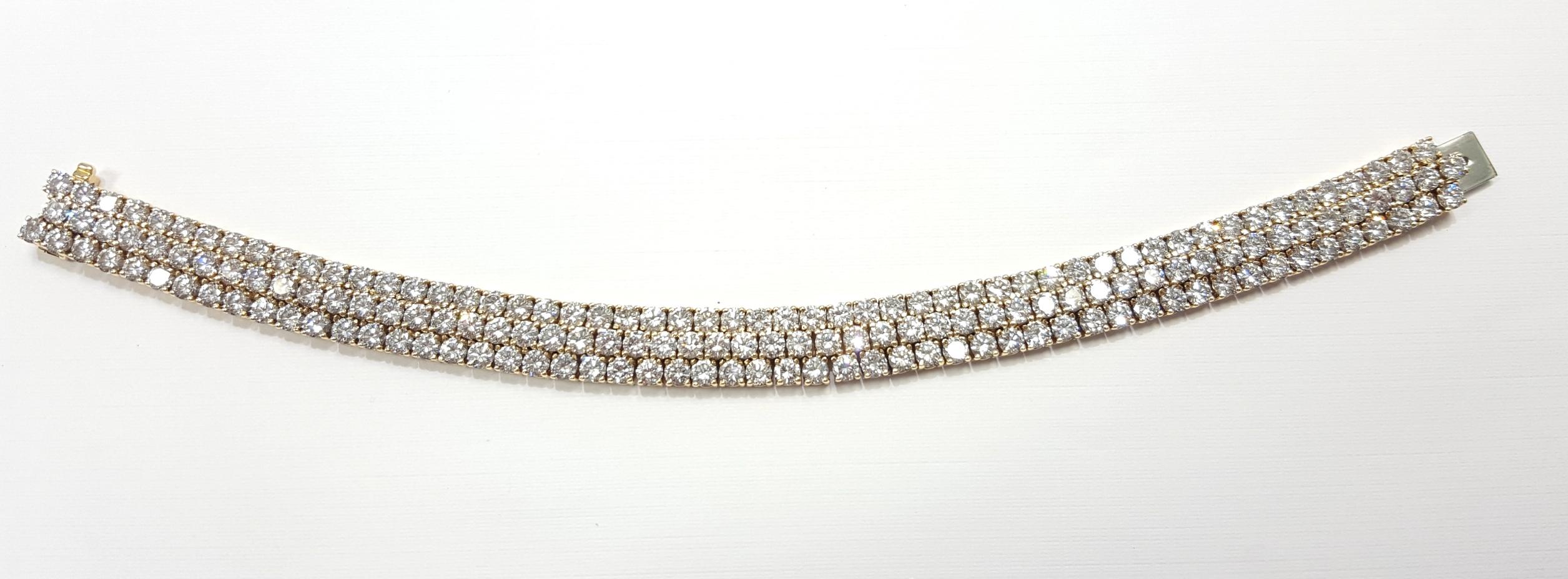 Round Cut Diamond Bracelet 20 Carat For Sale