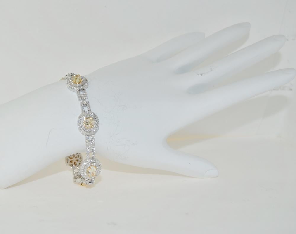 Round Cut Diamond Bracelet 7.42 Carat in 18 Karat White Gold For Sale