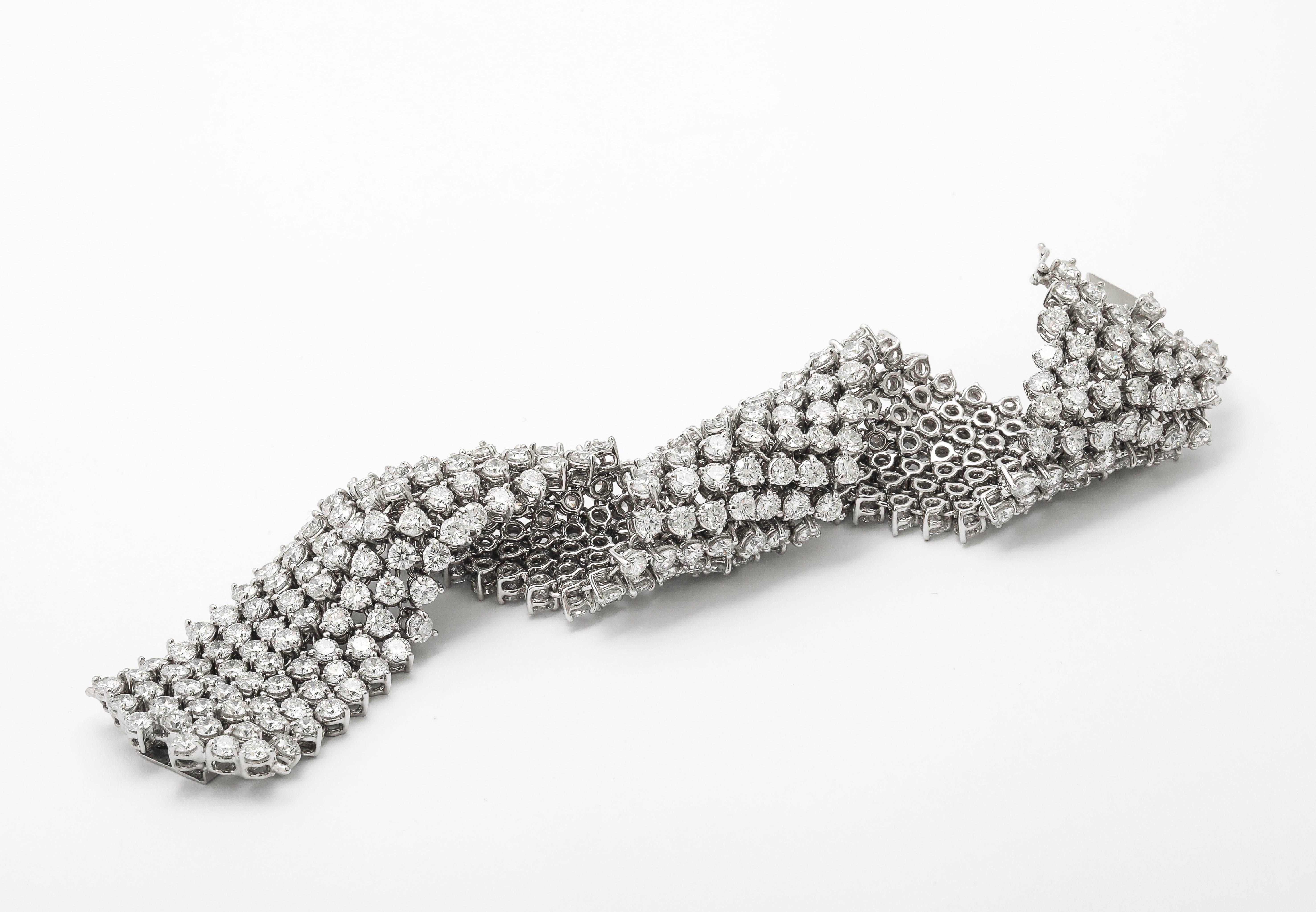 Taille ronde Bracelet de diamants en vente