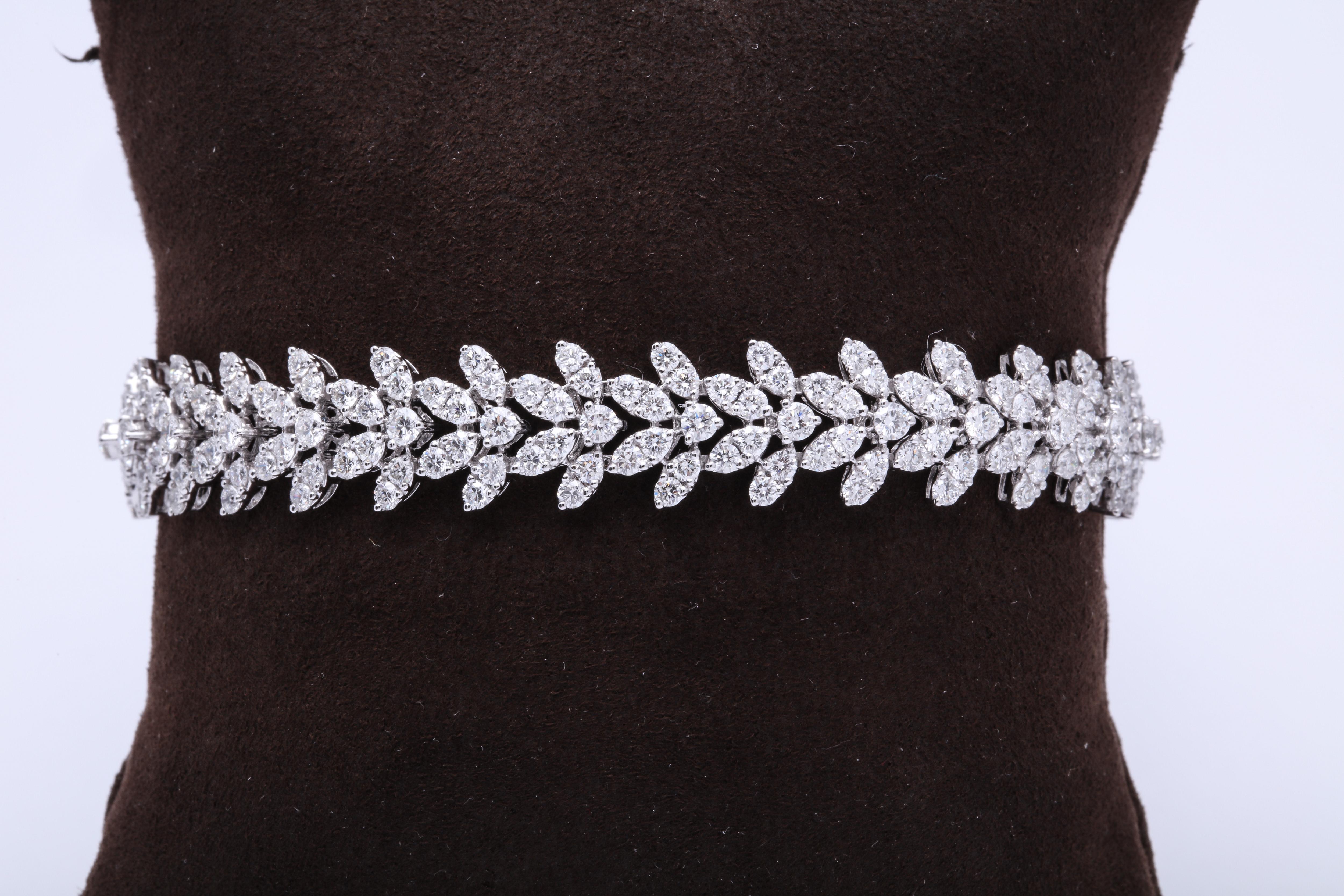 Diamond Bracelet In New Condition For Sale In New York, NY