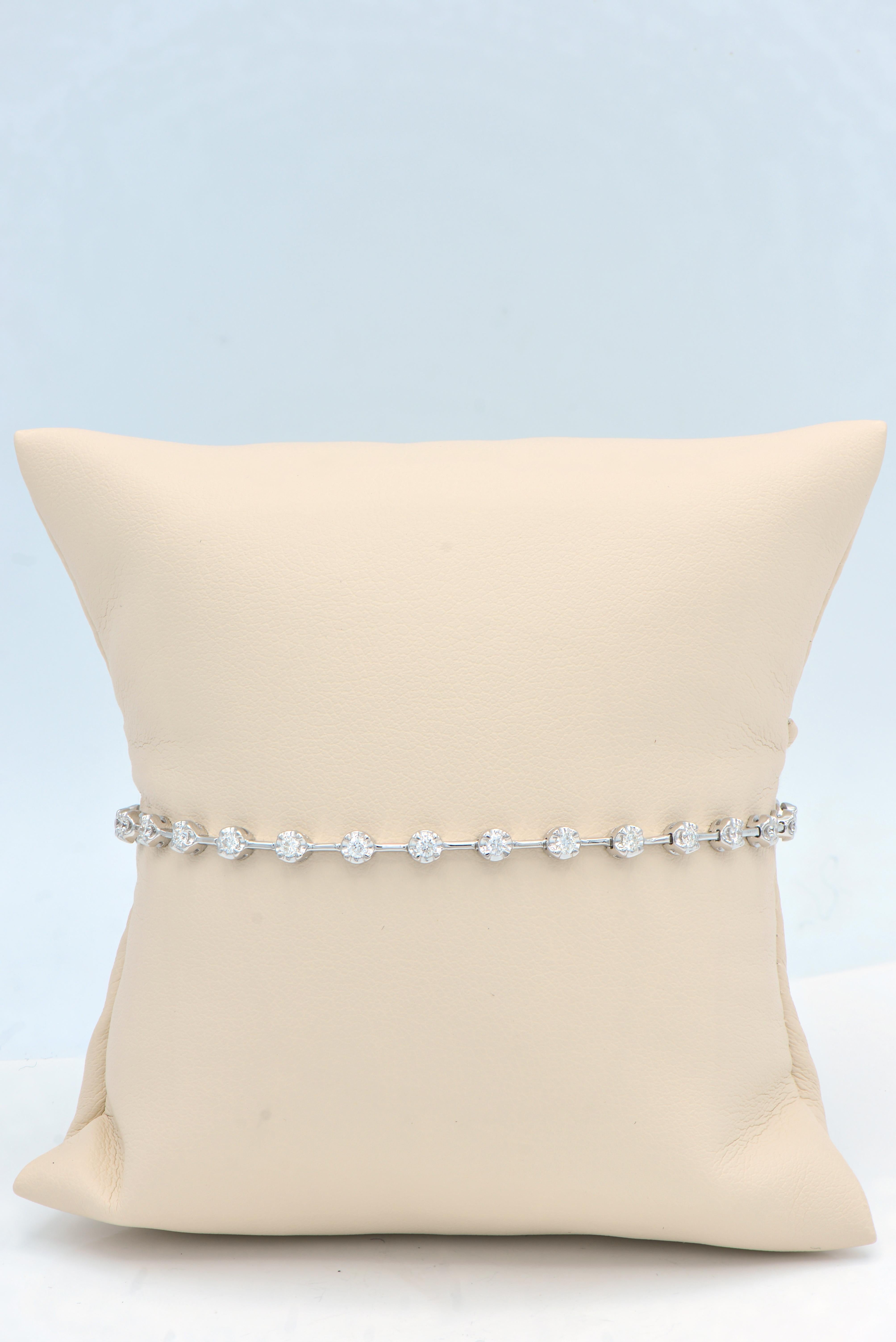 Diamond Bracelet In New Condition For Sale In Great Neck, NY