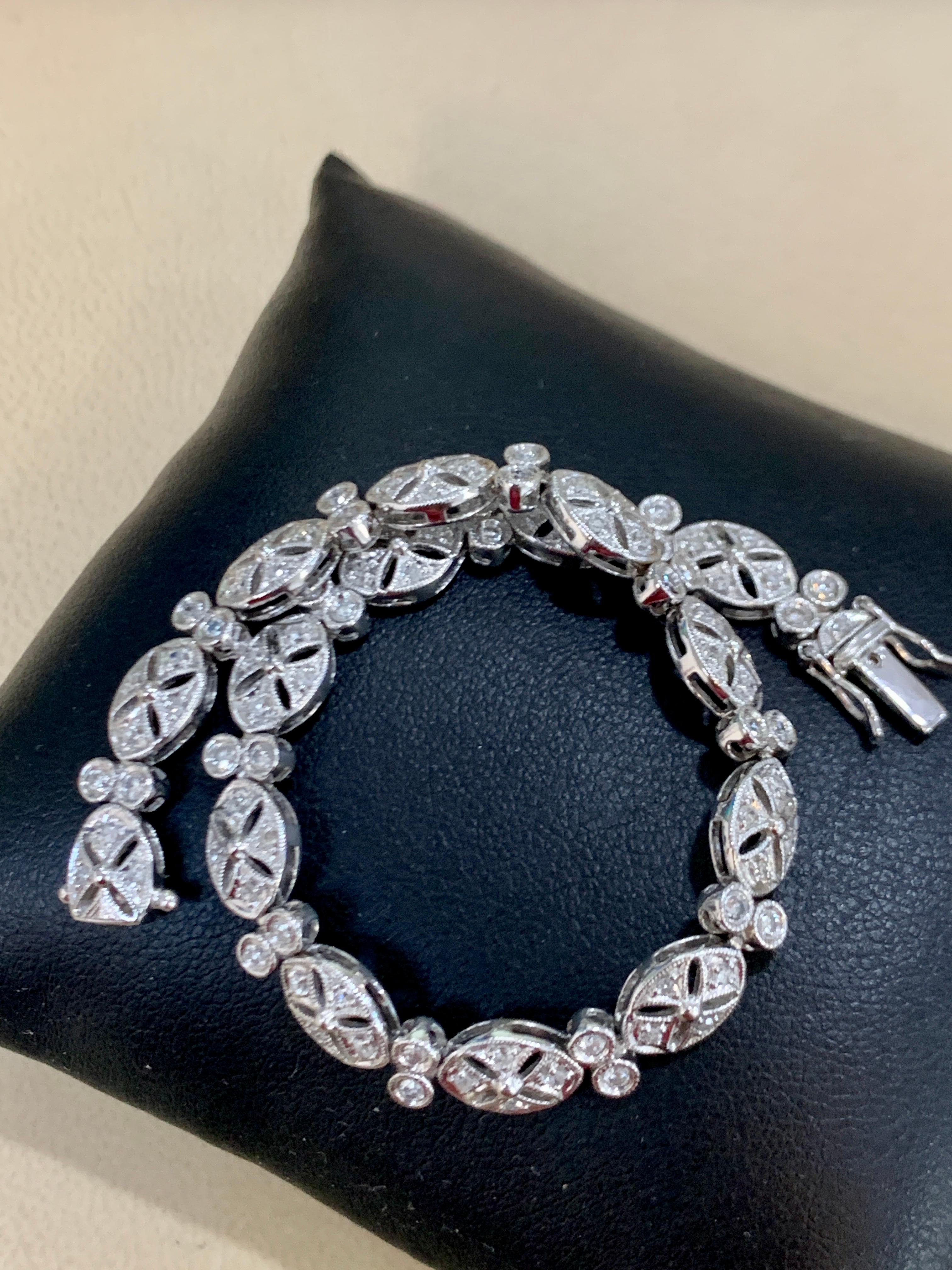 Diamond Bracelet in 14 Karat White Gold, 11 Grams, Estate, Affordable In Excellent Condition In New York, NY