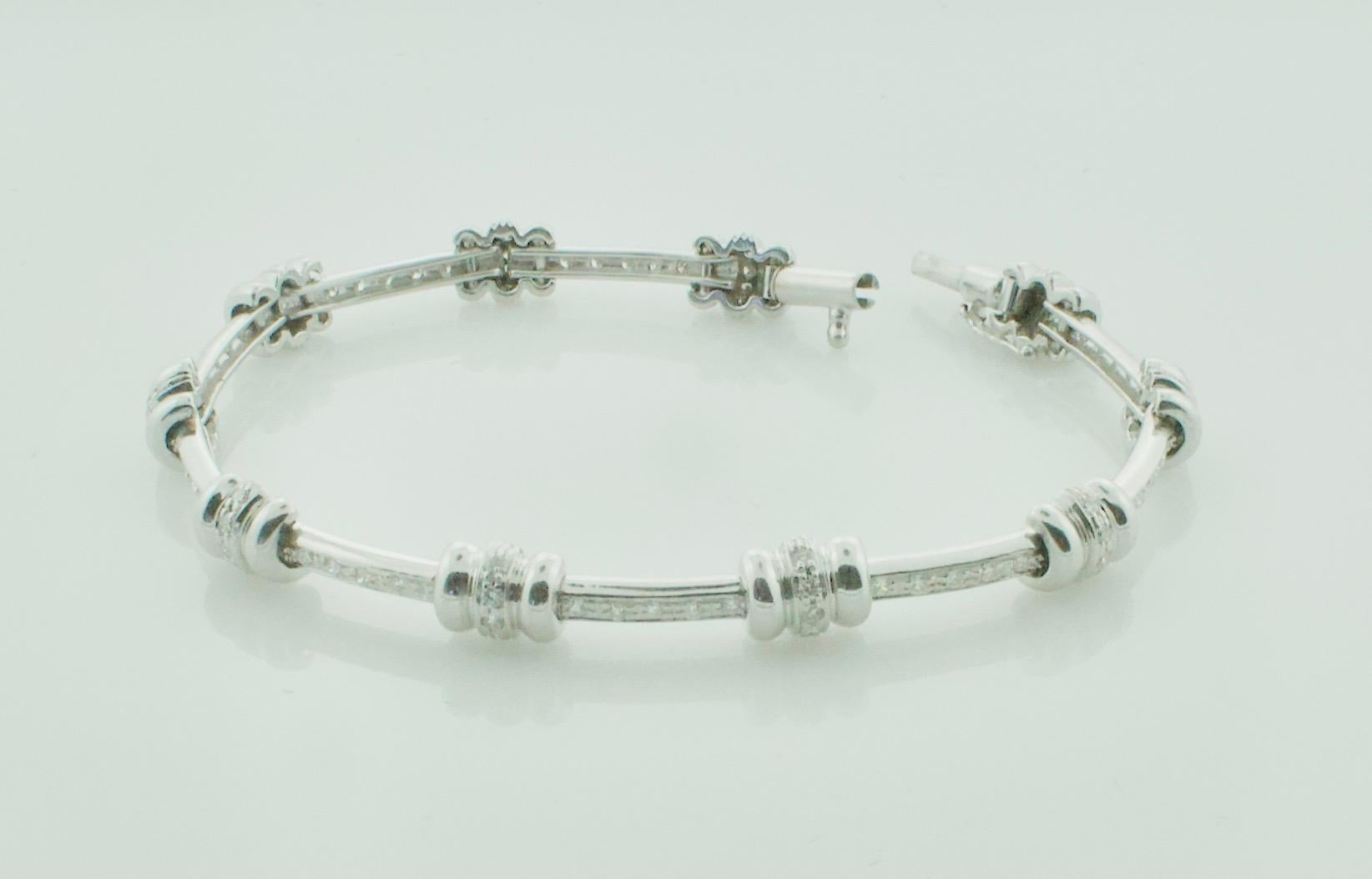 Diamond Bracelet in White Gold 1.15 Carat In Excellent Condition For Sale In Wailea, HI