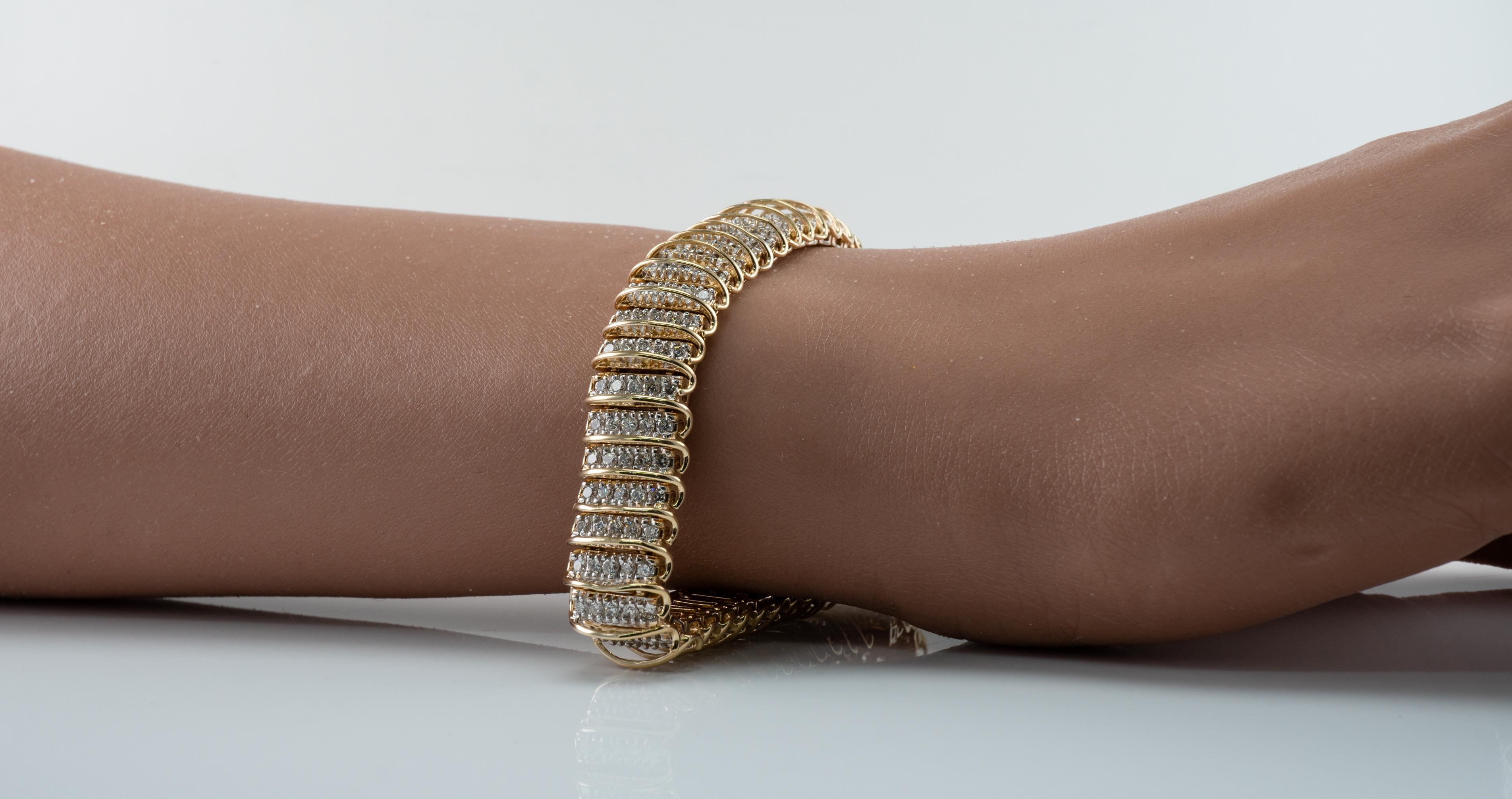 Bracelet à maillons en or 14 carats avec diamants 16,10 TDW en vente 3