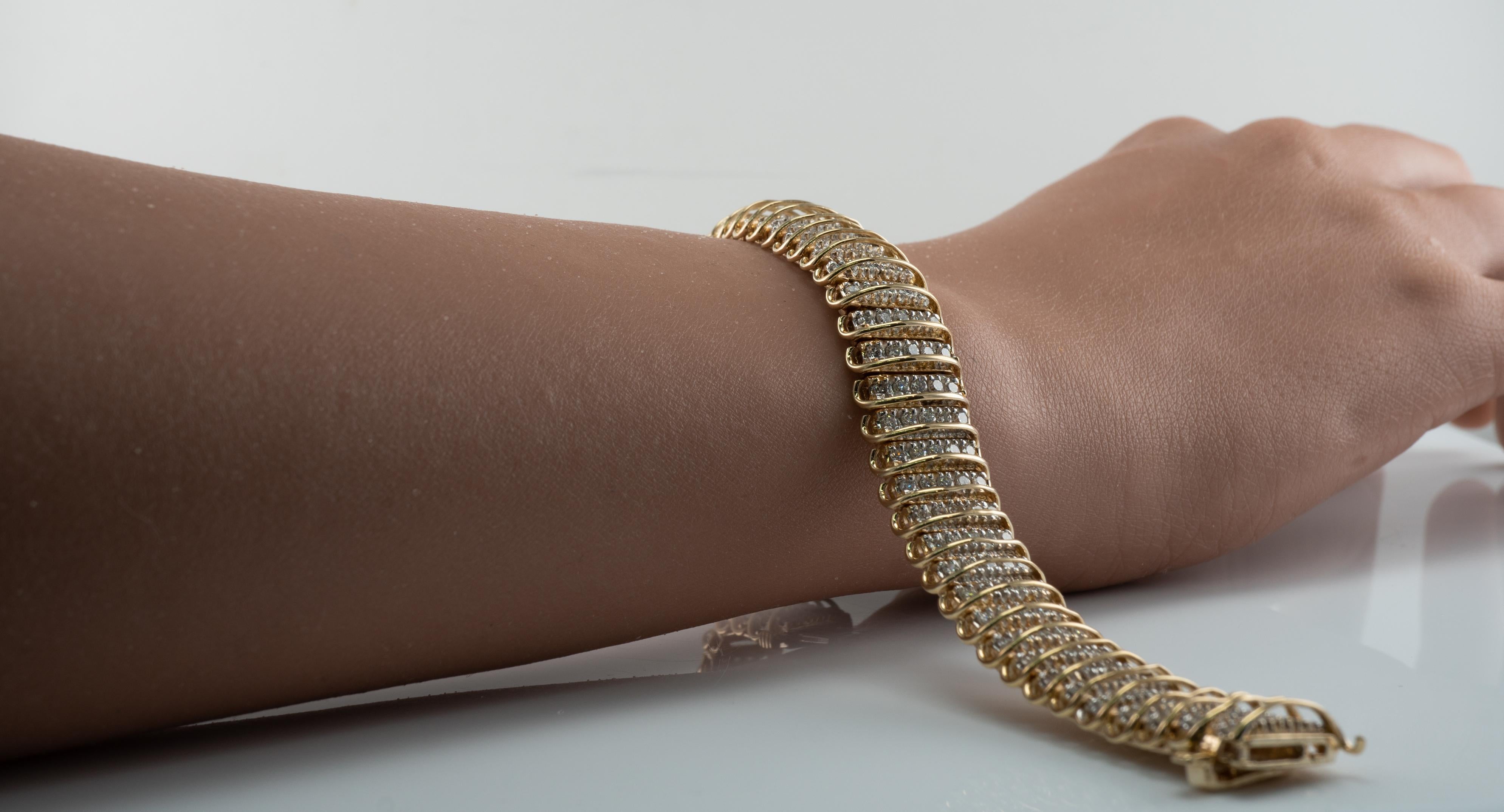 Bracelet à maillons en or 14 carats avec diamants 16,10 TDW en vente 4
