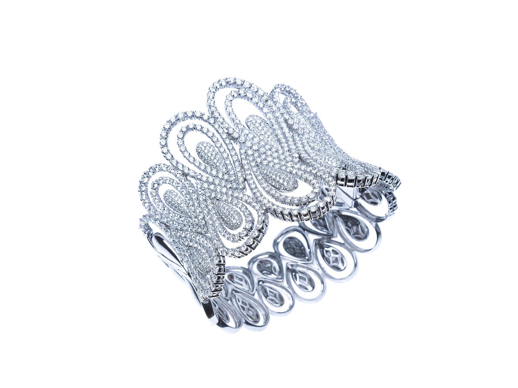 Artisan Diamond Bracelet of Ellipses 18karat white gold  For Sale