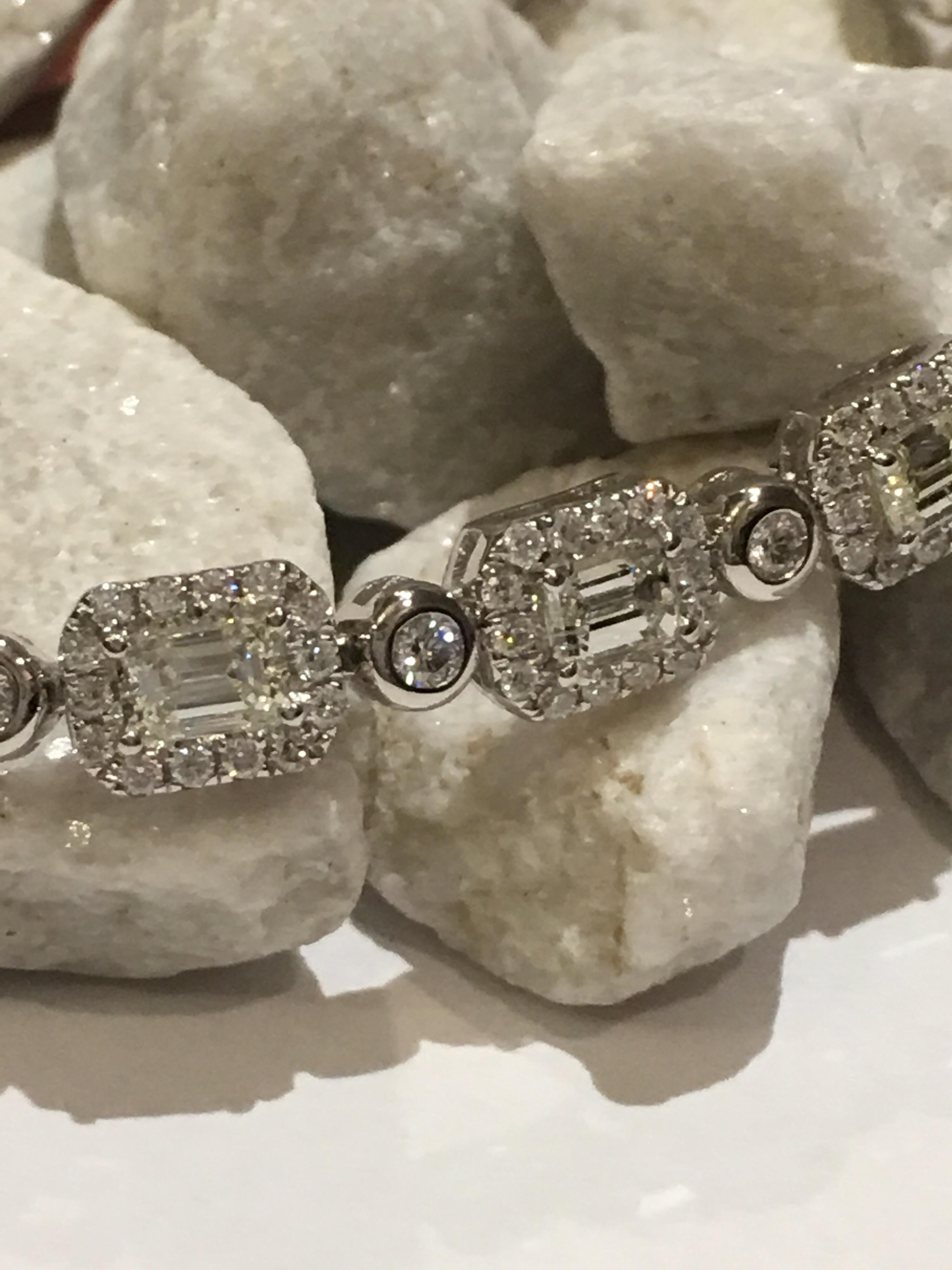 Diamond Bracelet Set in 18 Karat White Gold 5