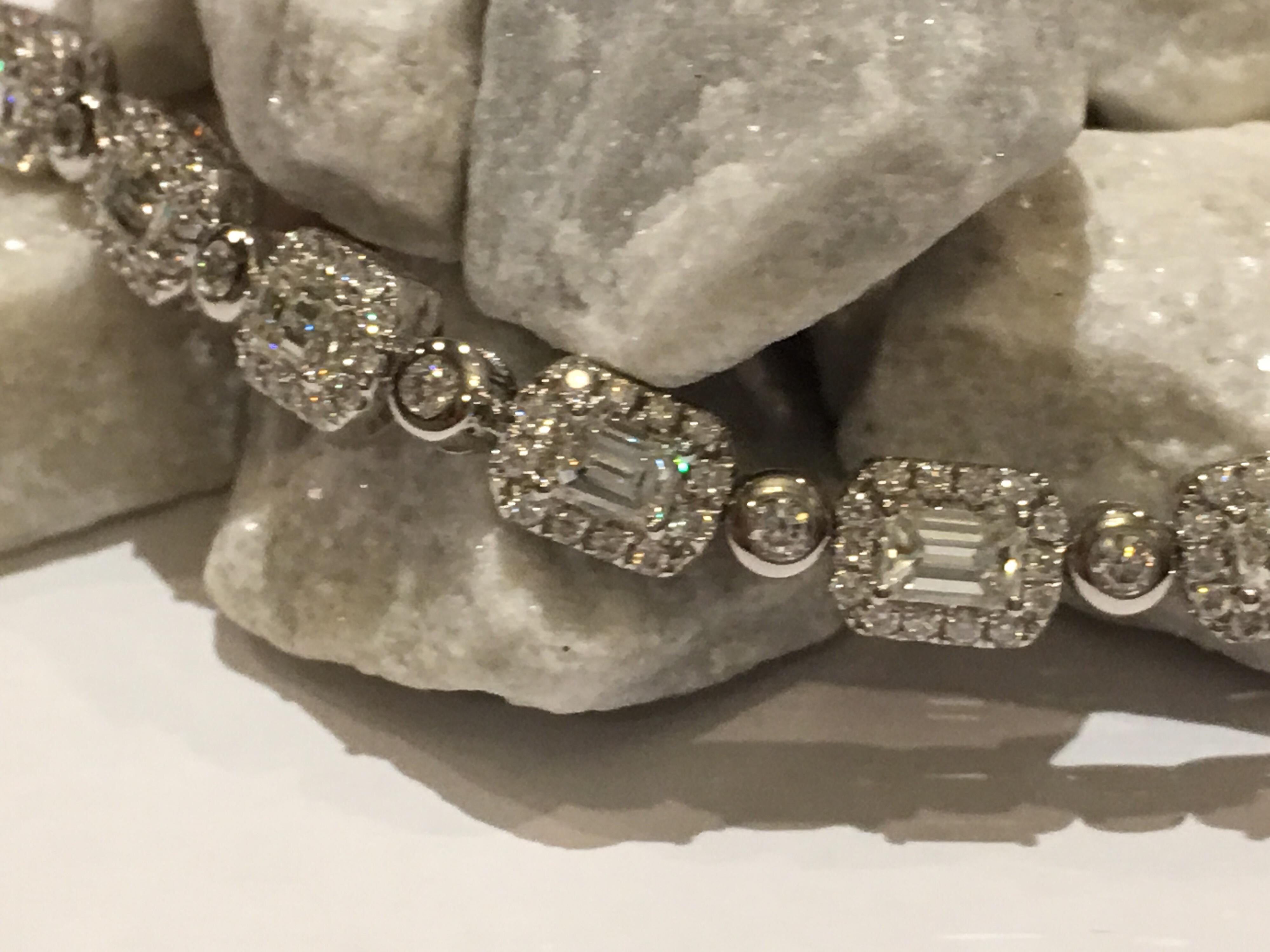 Women's Diamond Bracelet Set in 18 Karat White Gold