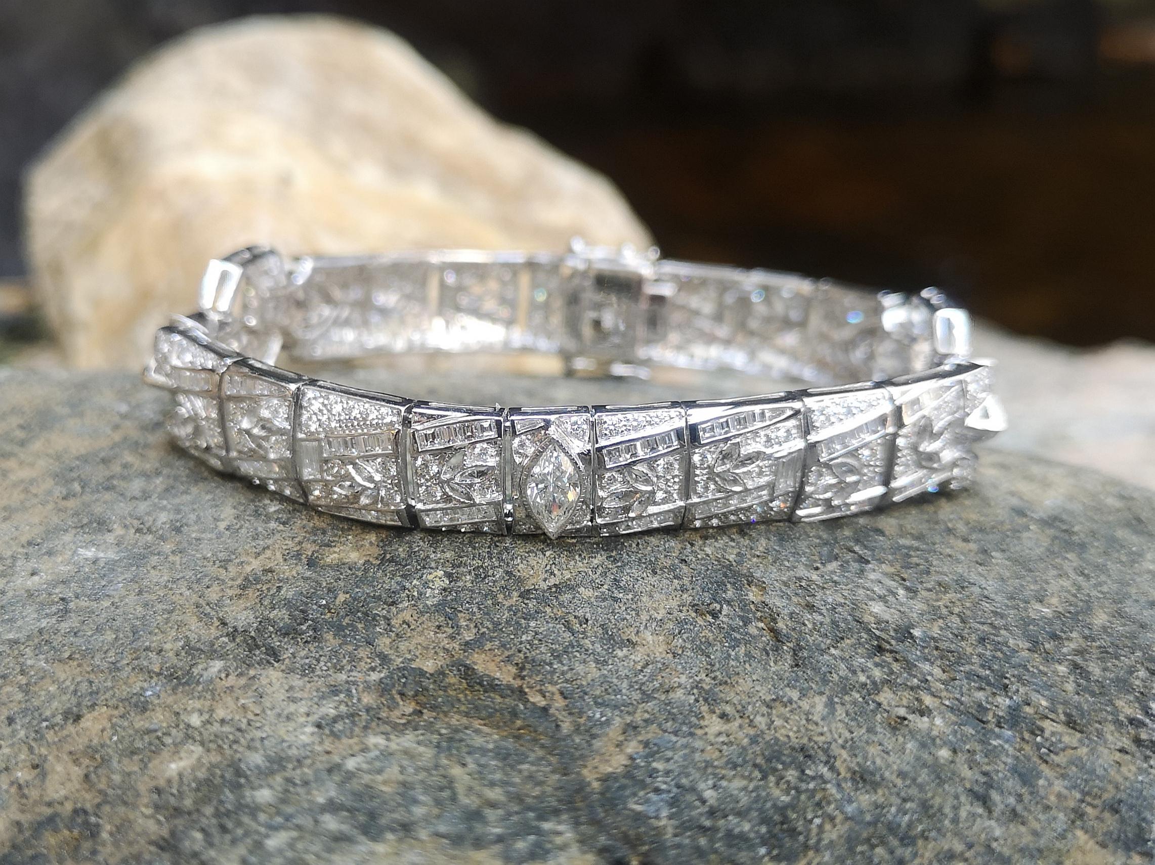 Diamond Bracelet Set in 18 Karat White Gold Settings For Sale 7