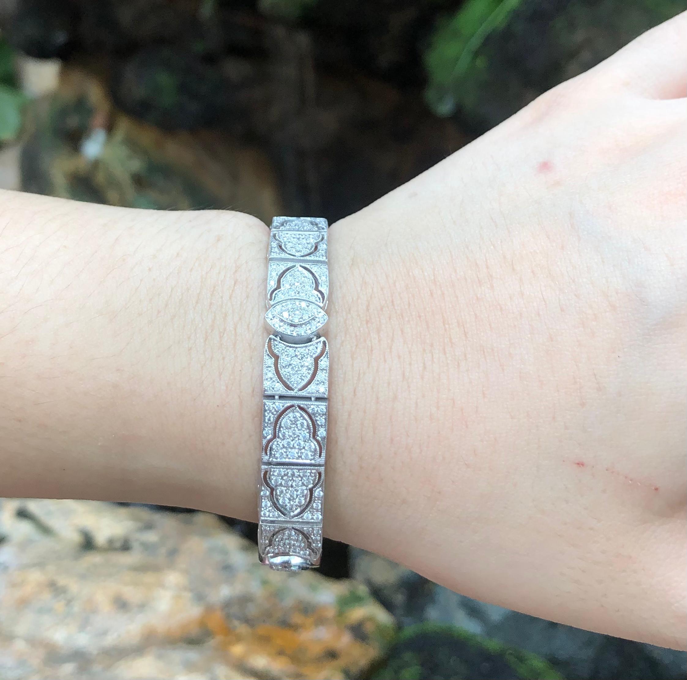 Bracelet en or blanc 18 carats serti de diamants Neuf - En vente à Bangkok, TH