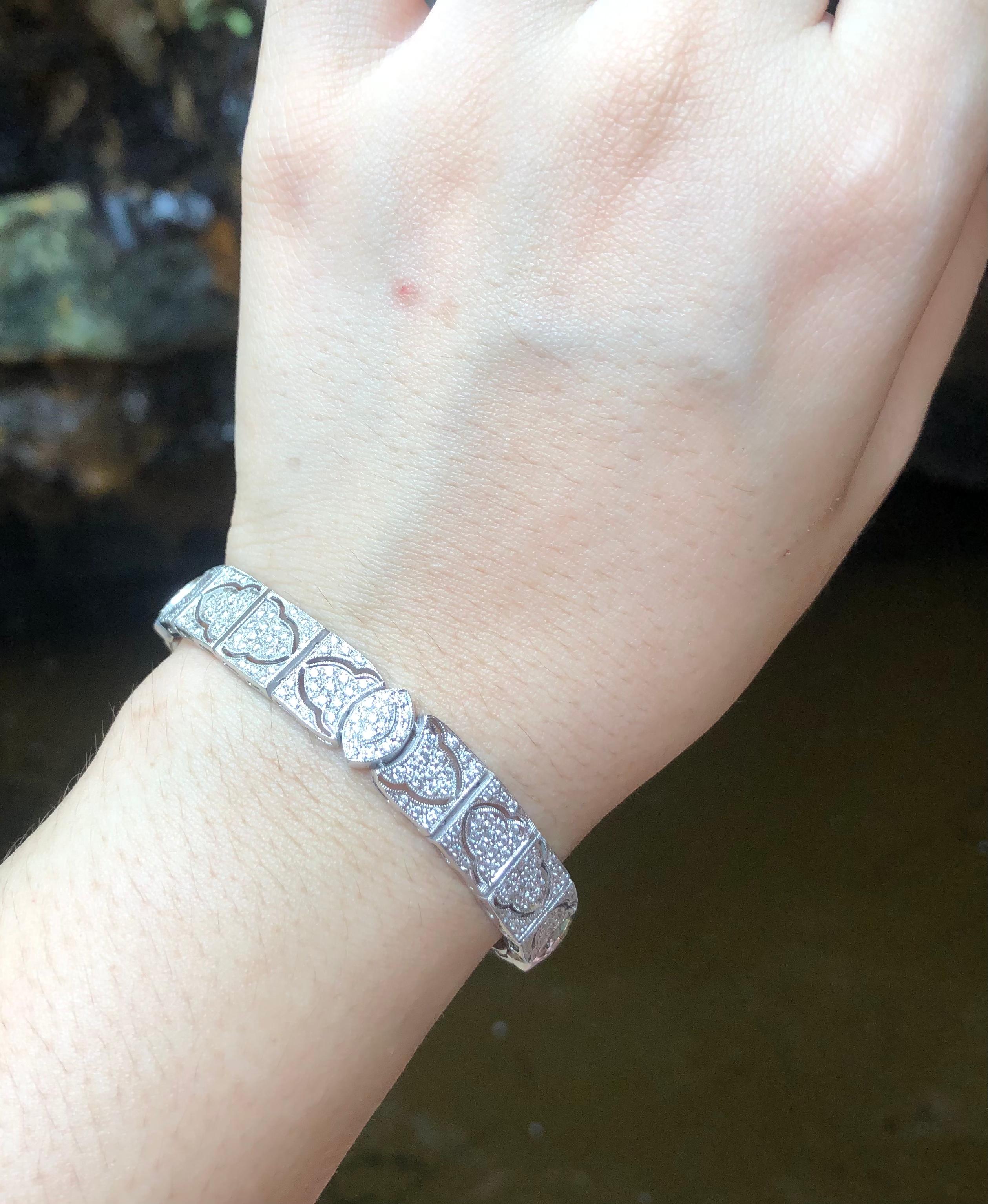 Bracelet en or blanc 18 carats serti de diamants Pour femmes en vente