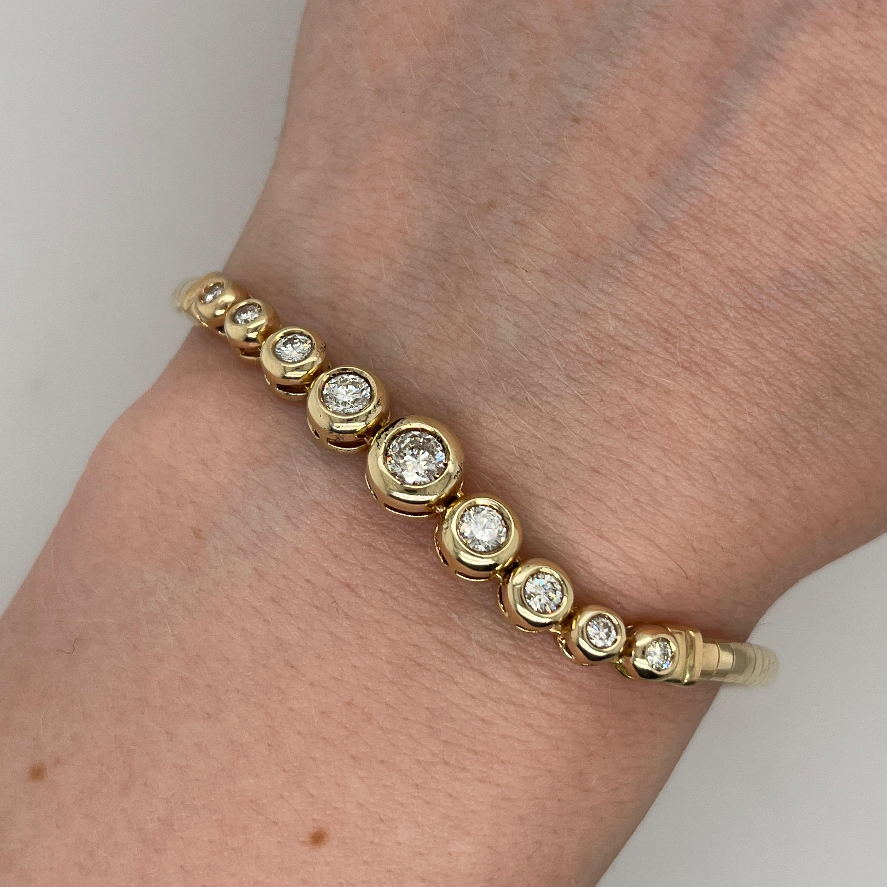 Bracelet en or jaune 14 carats serti de diamants ronds de 1,0 carat en vente 3