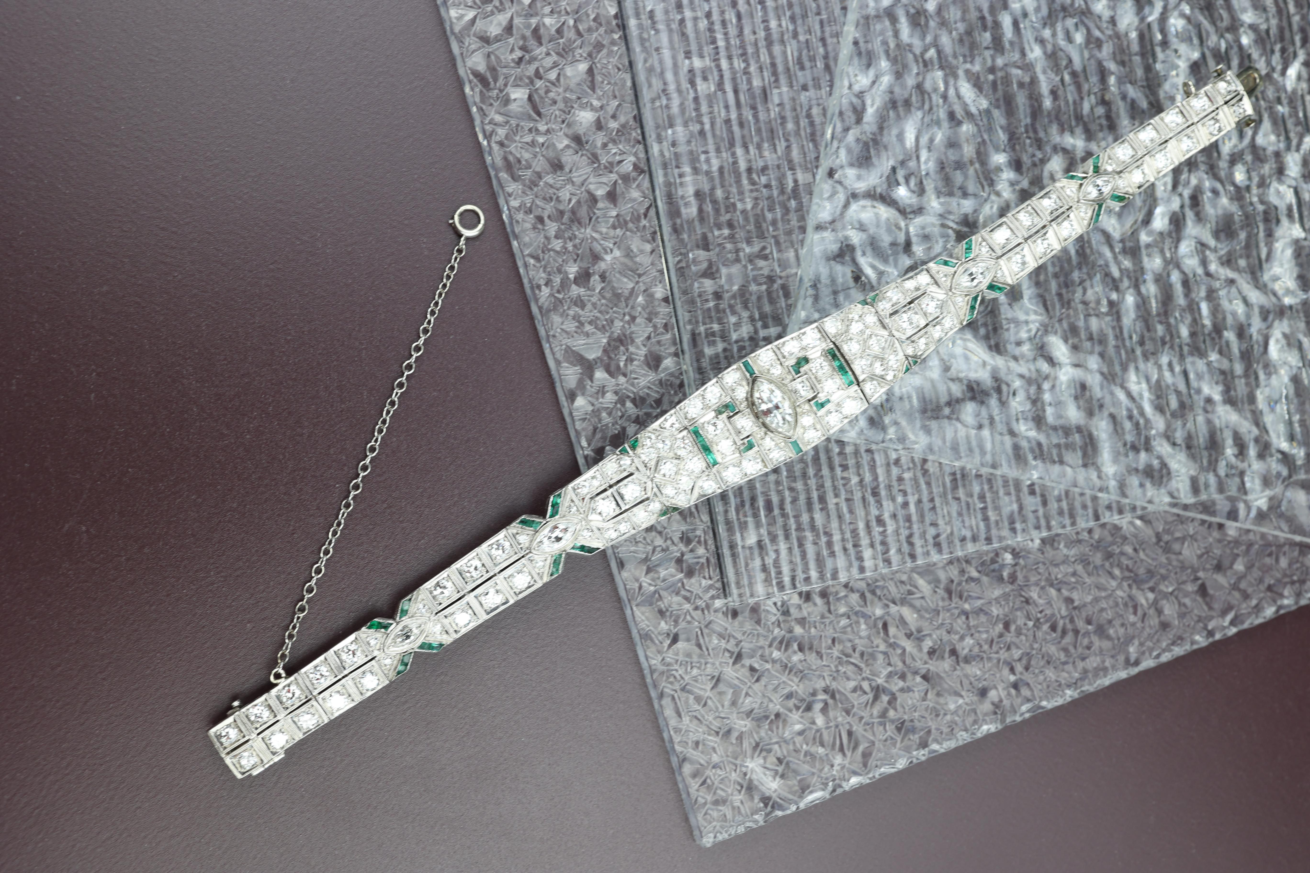 Bracelet diamanté et émeraude Unisexe en vente