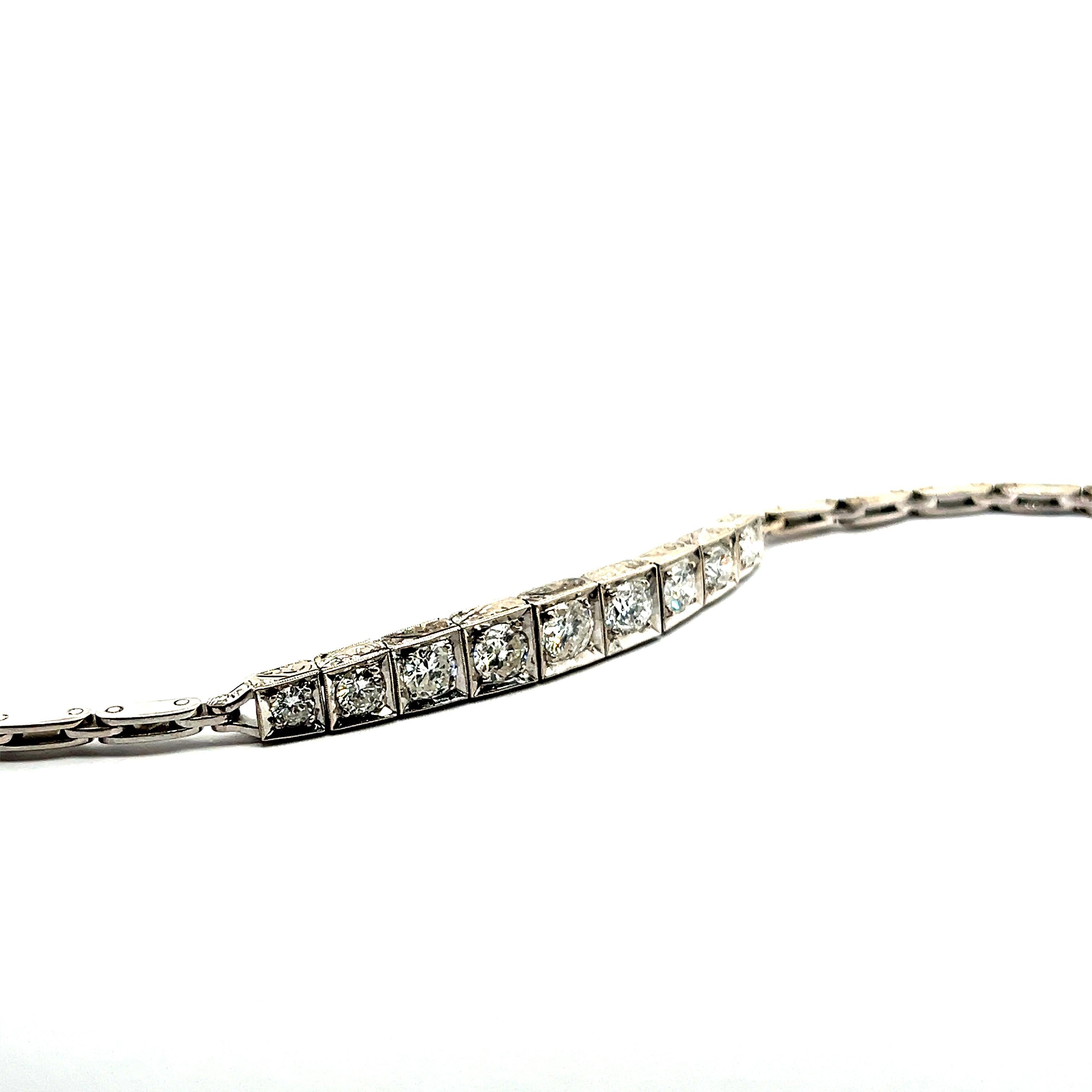 Diamond Bracelet with Openwork Pattern in 14 Karat White Gold For Sale 1
