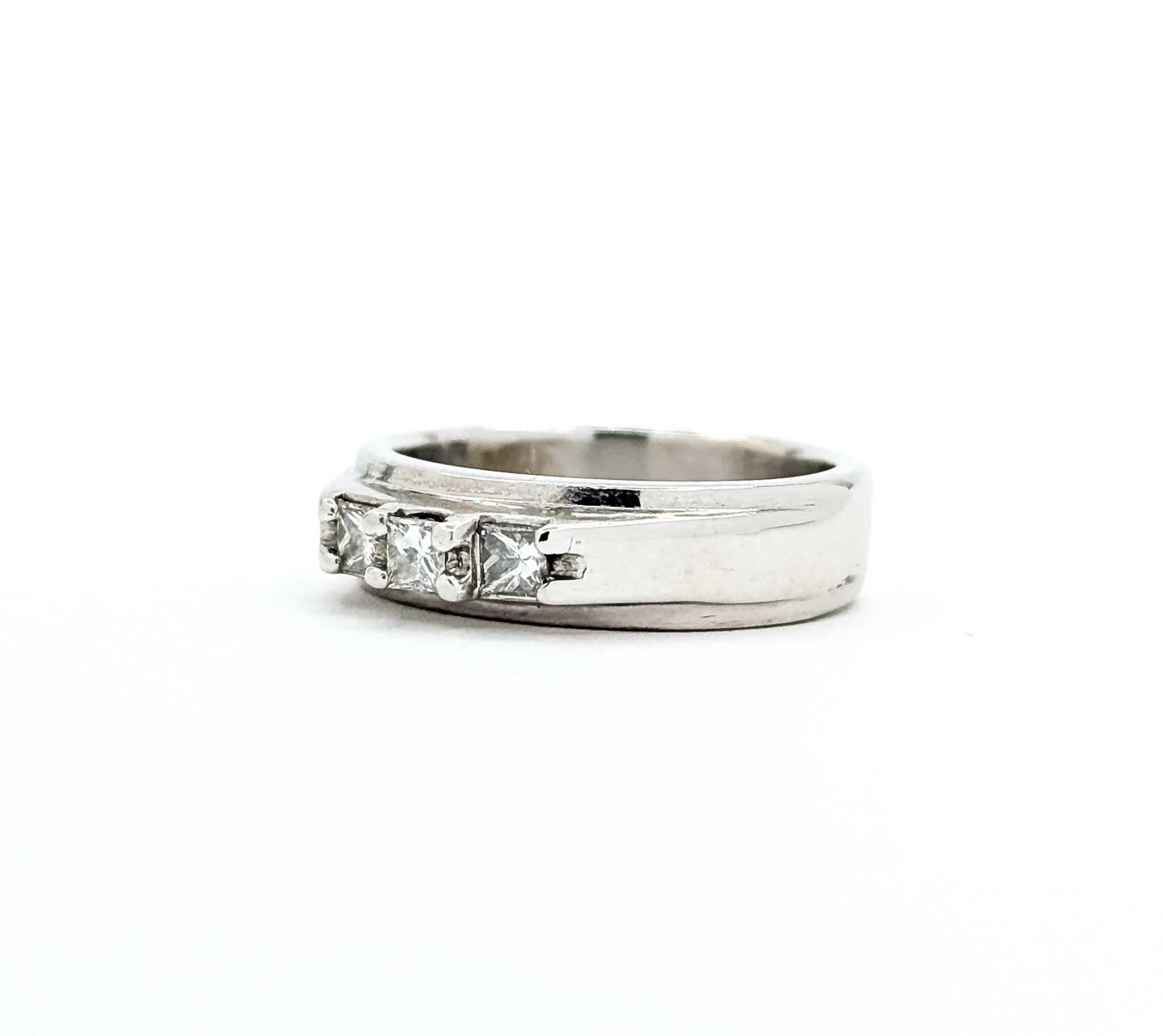 Contemporain Bague de mariage en or blanc 14k avec diamants en vente