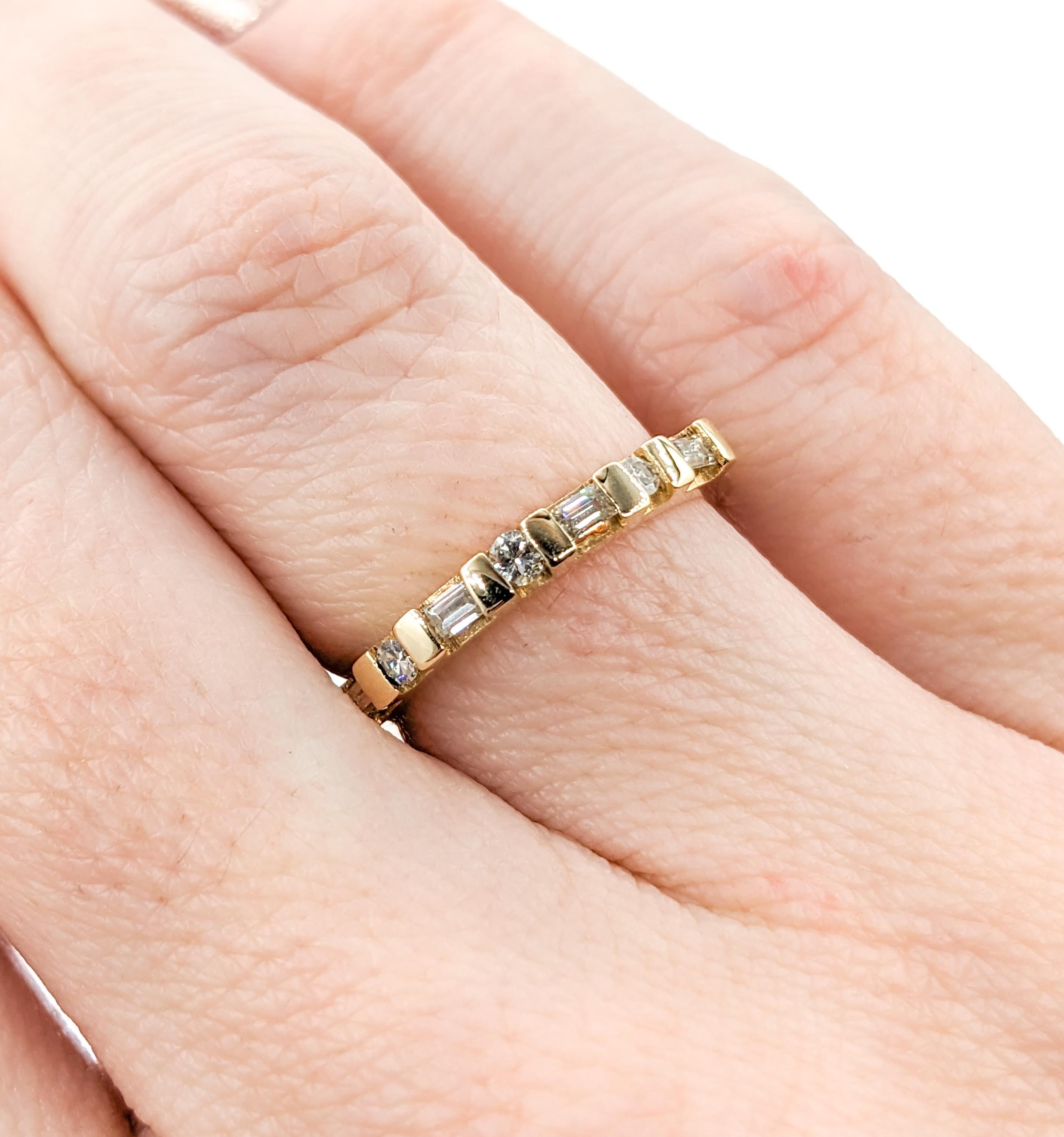 Diamond Bridal Ring in Yellow Gold In Excellent Condition In Bloomington, MN