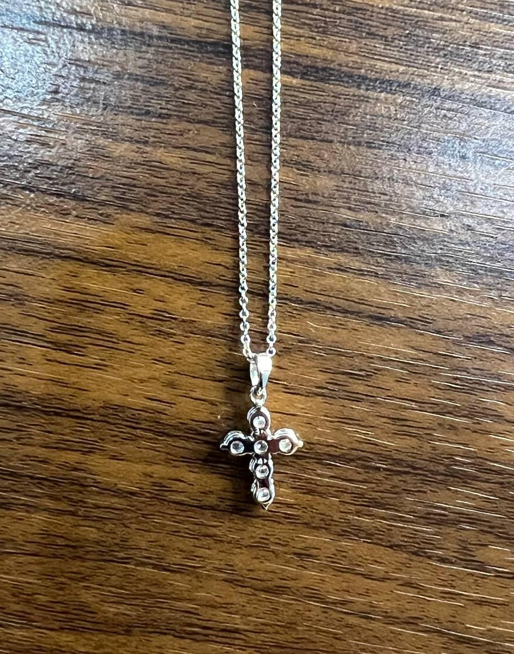 Croce cristiana Brilliante con diamante Collana con catena in oro bianco 14K in vendita 1