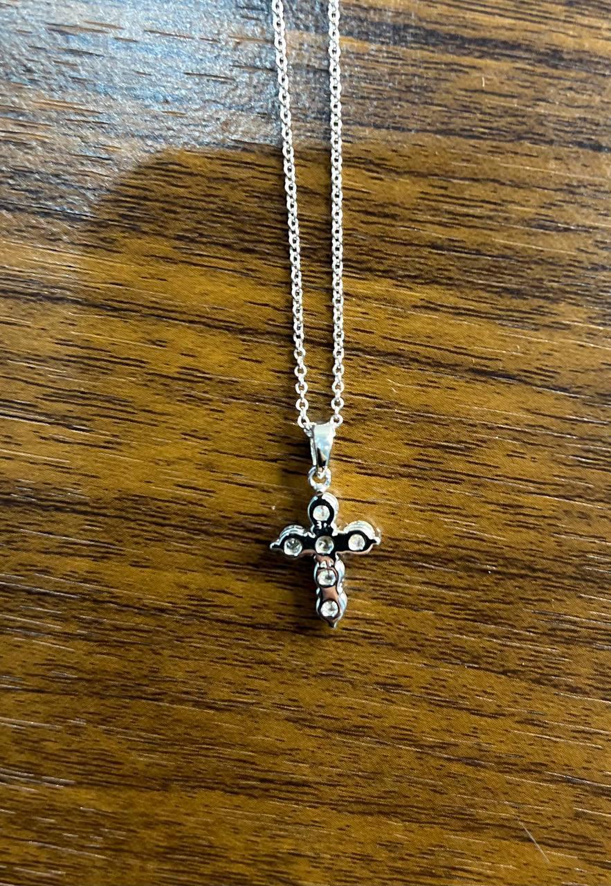 Croce cristiana Brilliante con diamante Collana con catena in oro bianco 14K in vendita 2