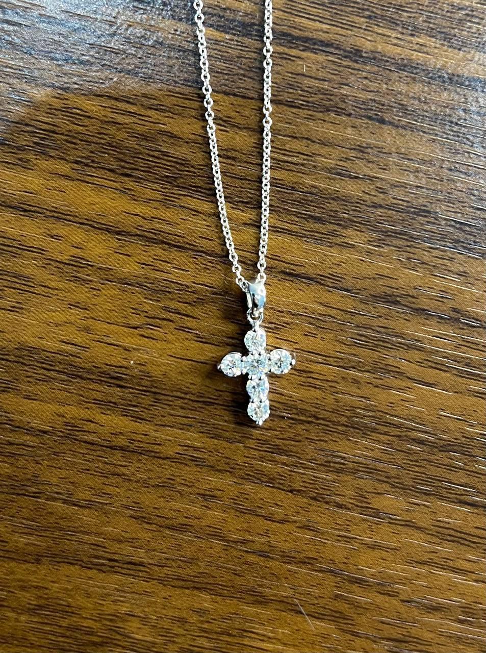Croce cristiana Brilliante con diamante Collana con catena in oro bianco 14K in vendita 3