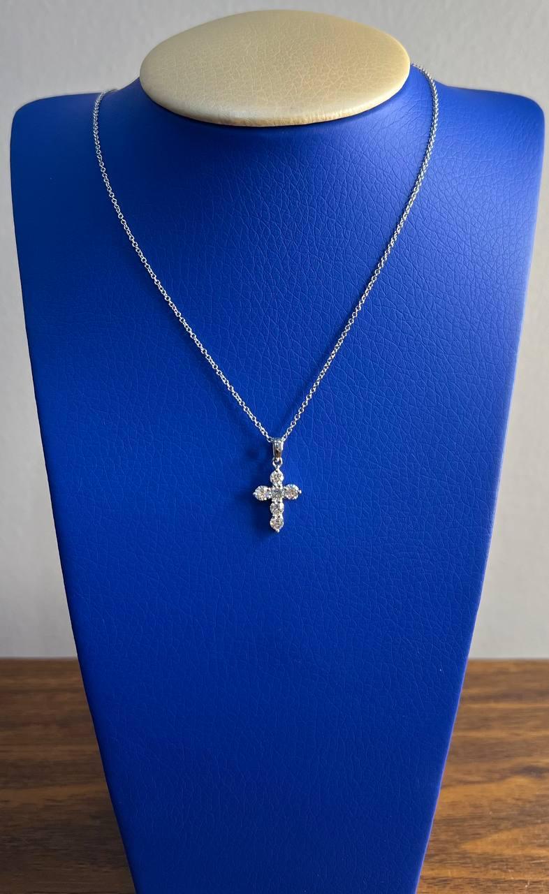 Croce cristiana Brilliante con diamante Collana con catena in oro bianco 14K in vendita 4
