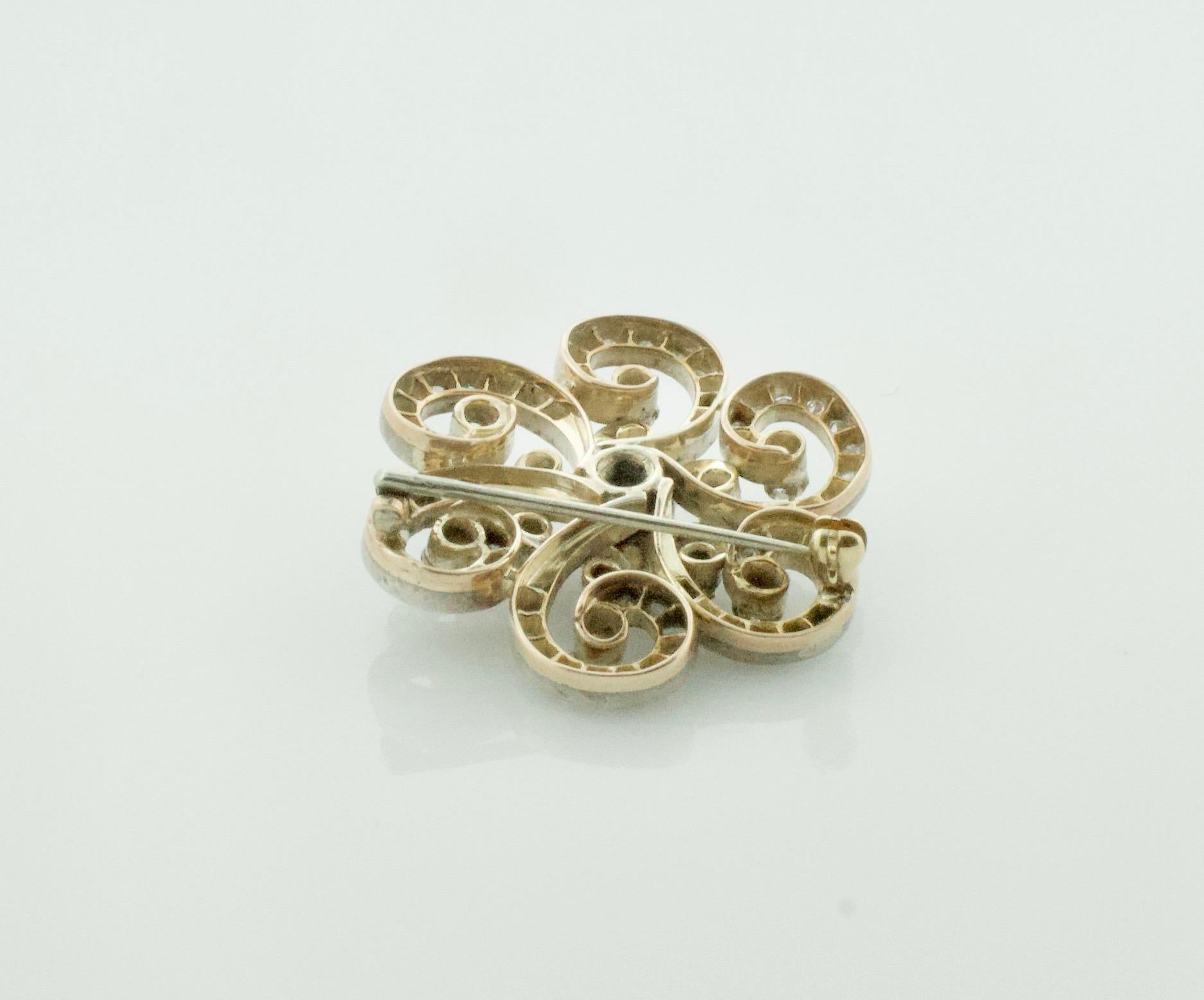 Late Victorian Diamond Brooch in Silver on Yellow Gold, circa 1890 For Sale