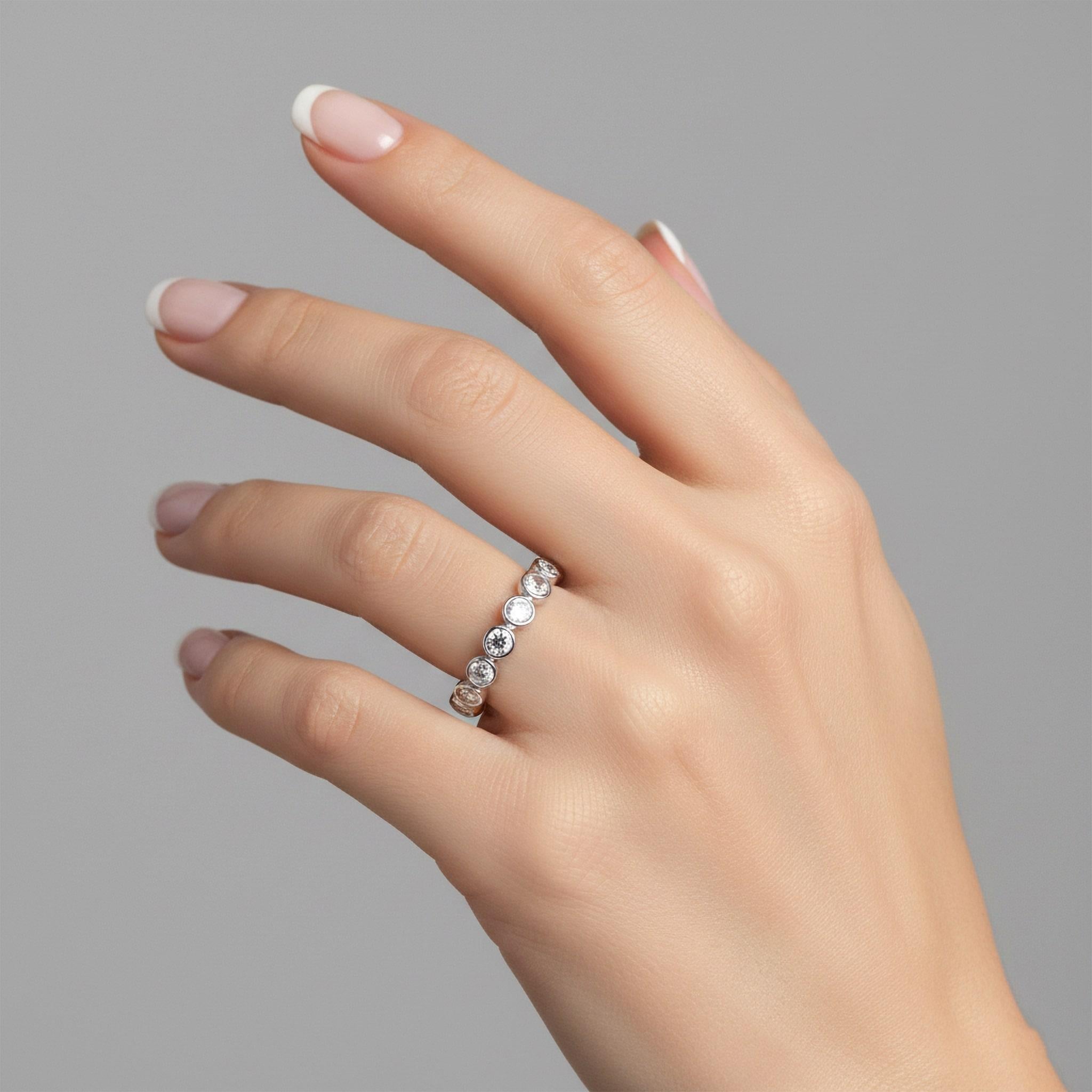 in vendita:  Anello a bolla di diamanti in oro bianco 18 carati per l'eternità 2