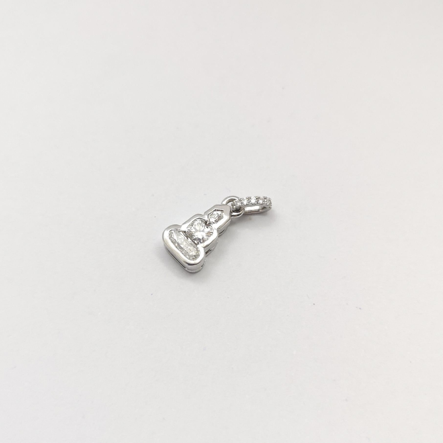 Pendentif Bouddha en or blanc 18 carats serti de diamants en vente 1