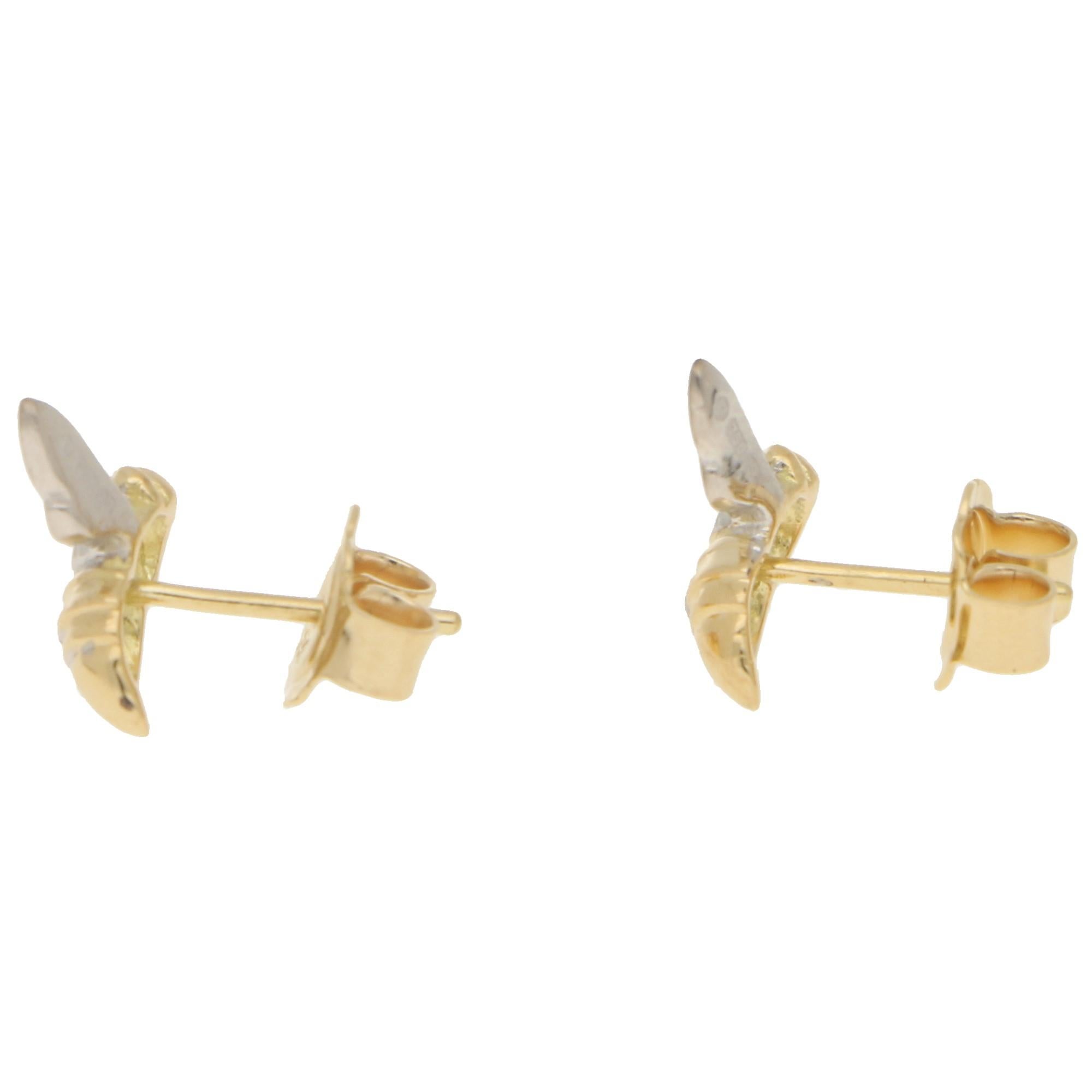 Diamond Bumble Bee Stud Earrings in 18 Karat Yellow and White Gold In Good Condition For Sale In London, GB