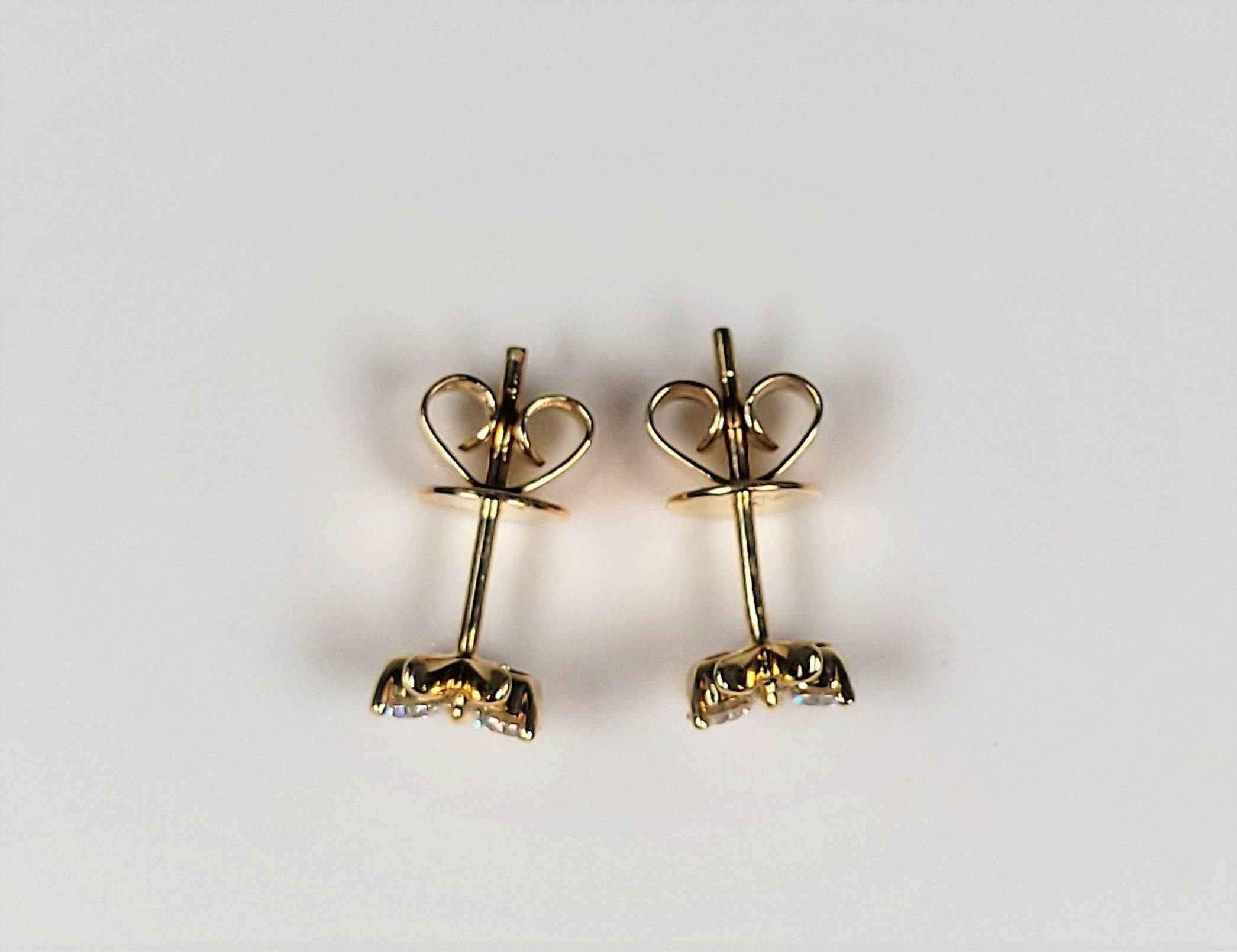 Round Cut Diamond Butterfly Earrings in 14 Karat Yellow Gold For Sale