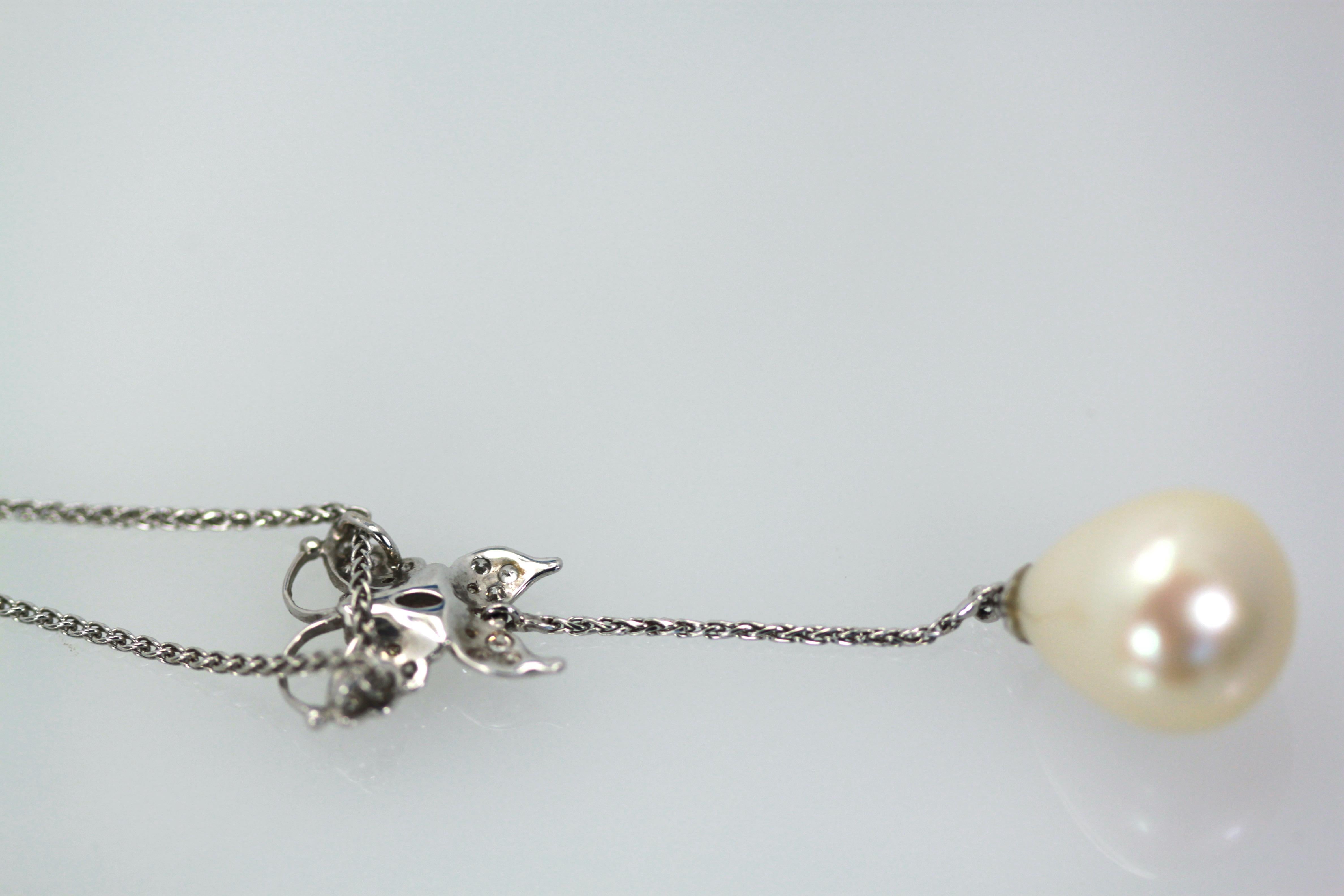 Diamond Butterfly Necklace Drop Pearl 18 Karat For Sale 4