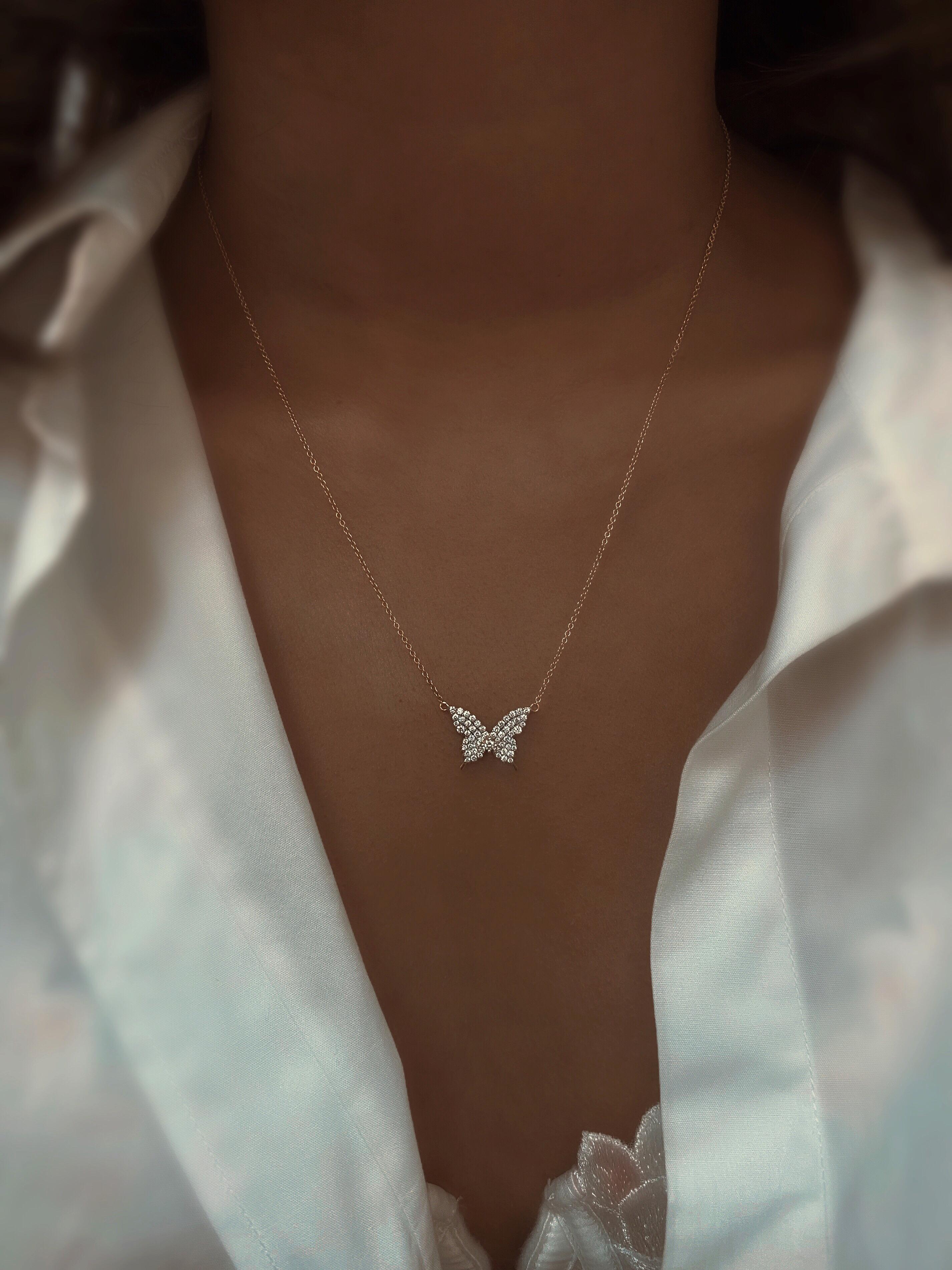 Contemporary Diamond Butterfly Necklace in 18 Karat White Gold For Sale