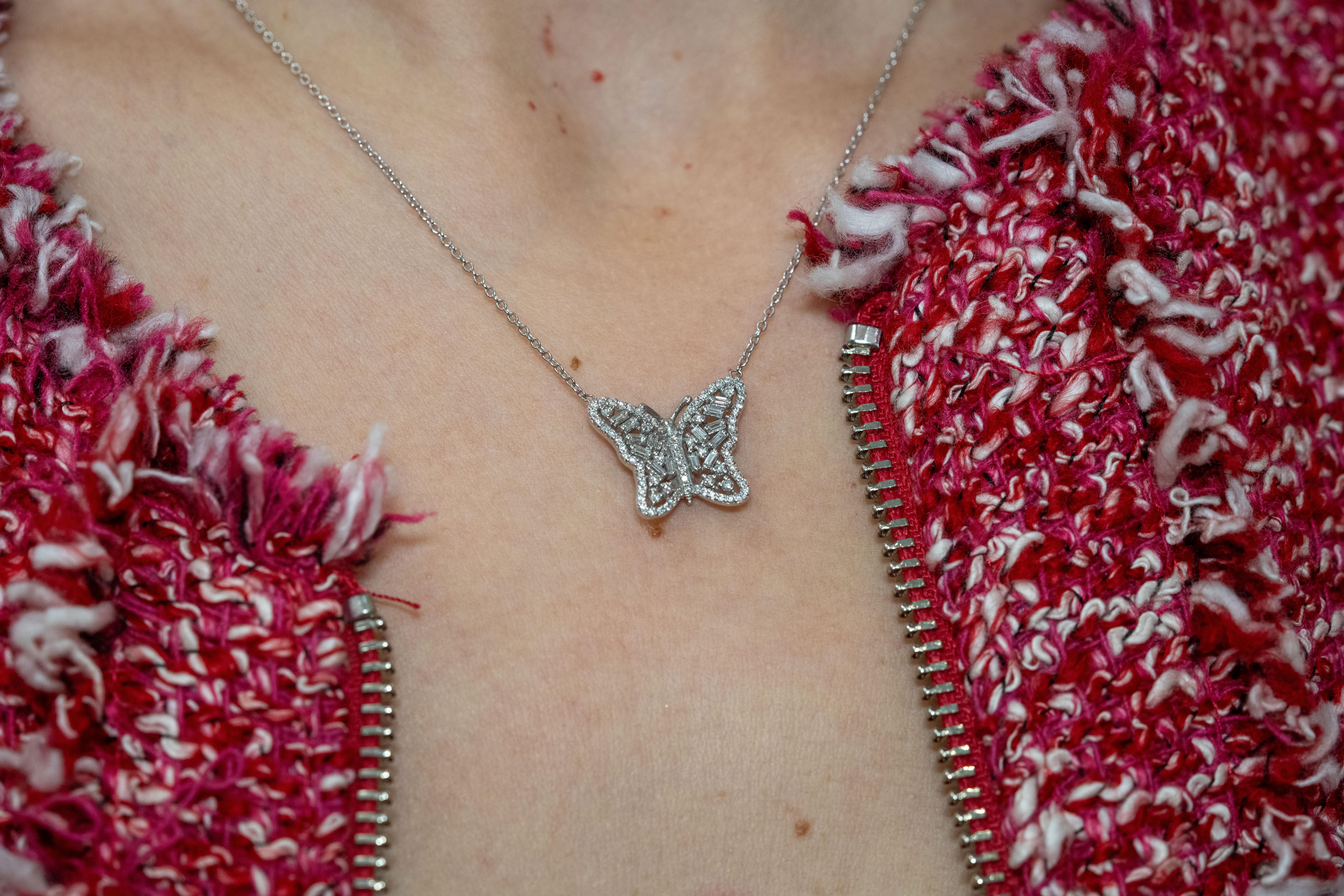 Ciondolo a forma di farfalla con diamante In condizioni Nuovo in vendita a Fatih, 34