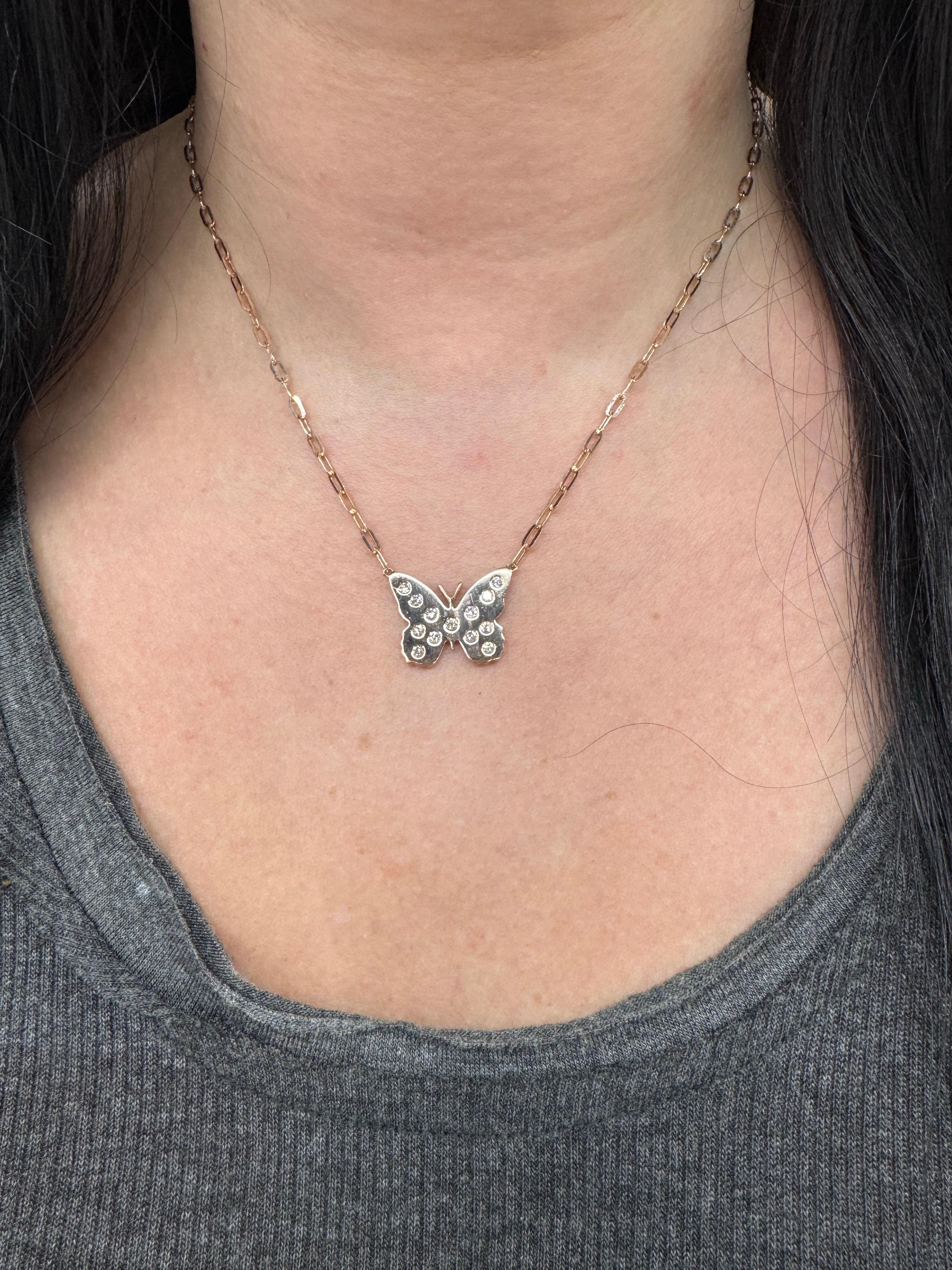 Collana con ciondolo a farfalla con diamanti da 0,42 carati in oro rosa 14 carati regolabile in vendita 3