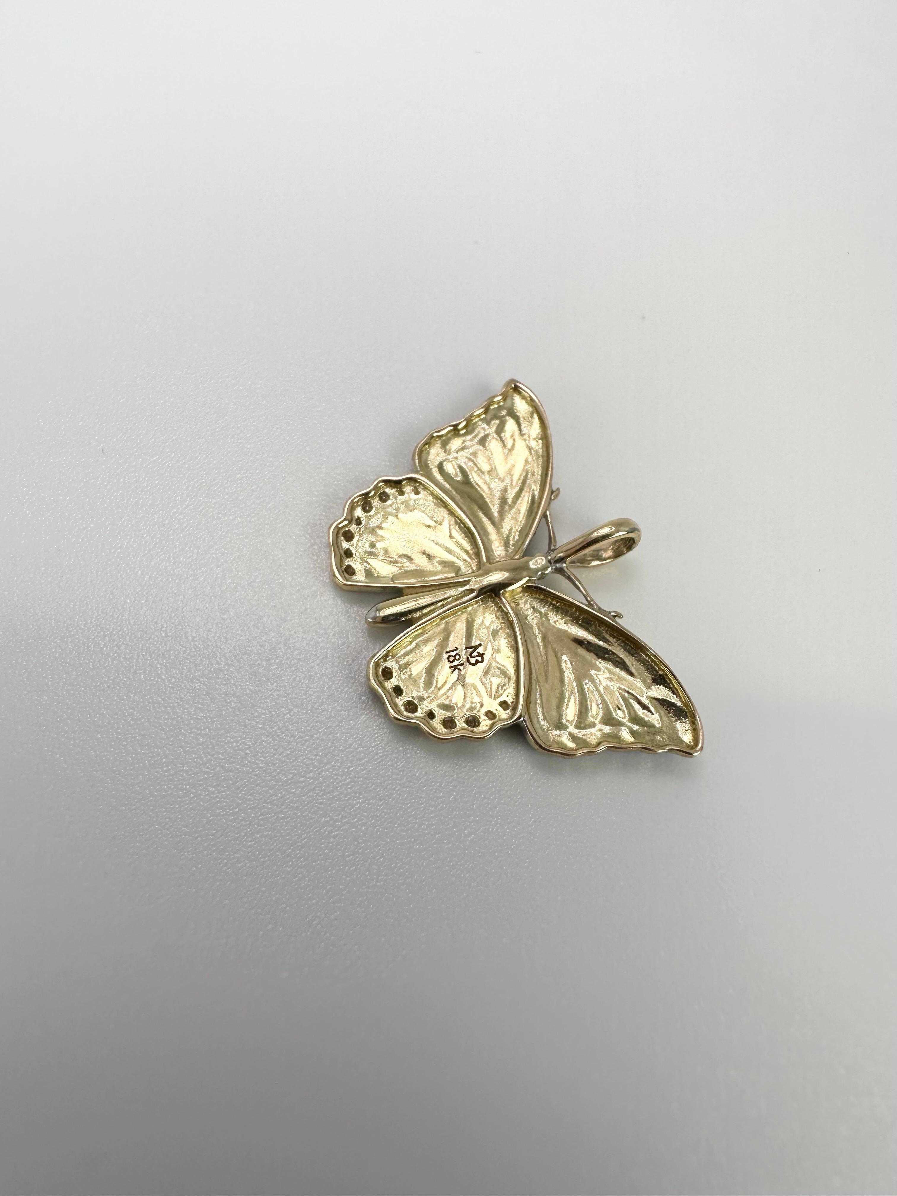 Diamond butterfly pendant necklace 18KT yellow gold In New Condition For Sale In Jupiter, FL