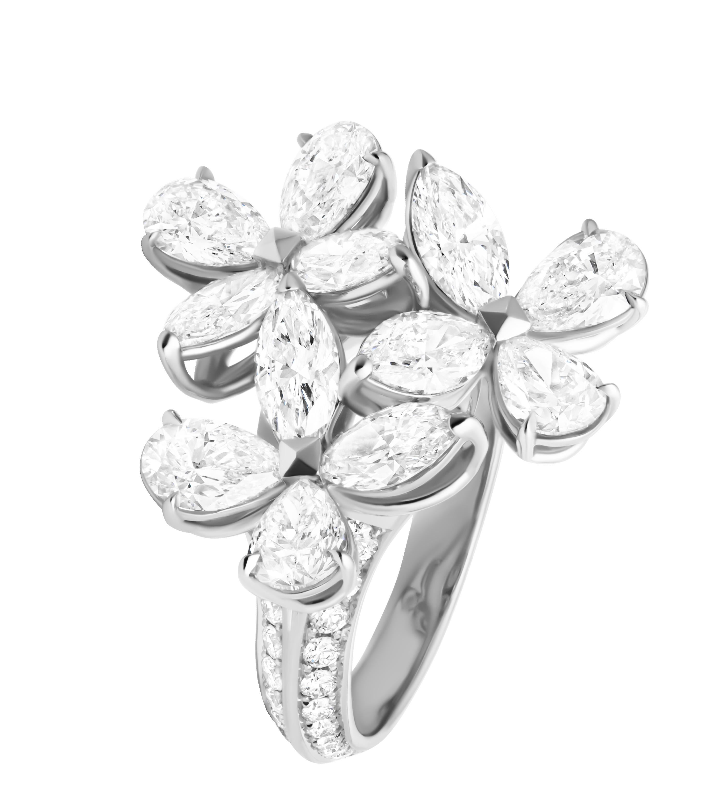 Anello con diamante a farfalla in platino in vendita