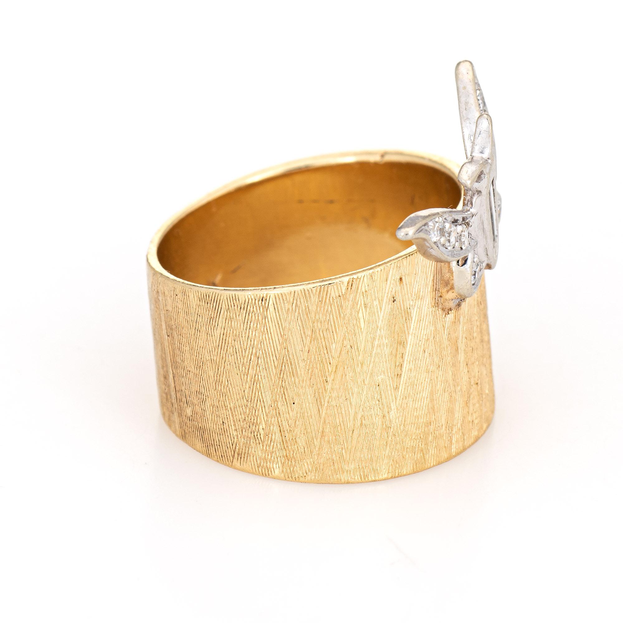 Diamant Schmetterling Ring Vintage 14 Karat Gelbgold Wide Band Florentine Finish (Moderne)