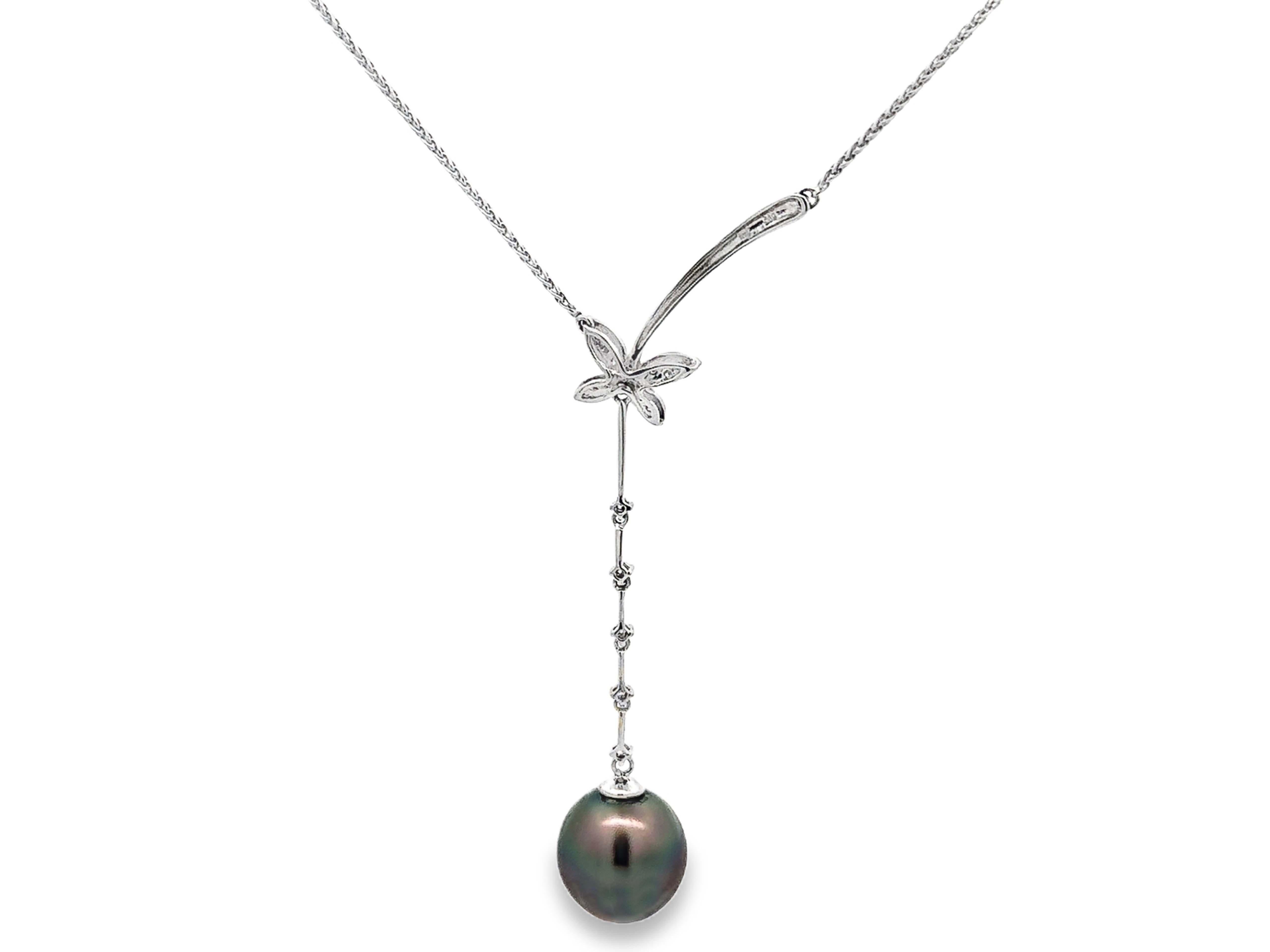 Collier pendentif papillon de Tahiti en or blanc 14 carats Excellent état - En vente à Honolulu, HI