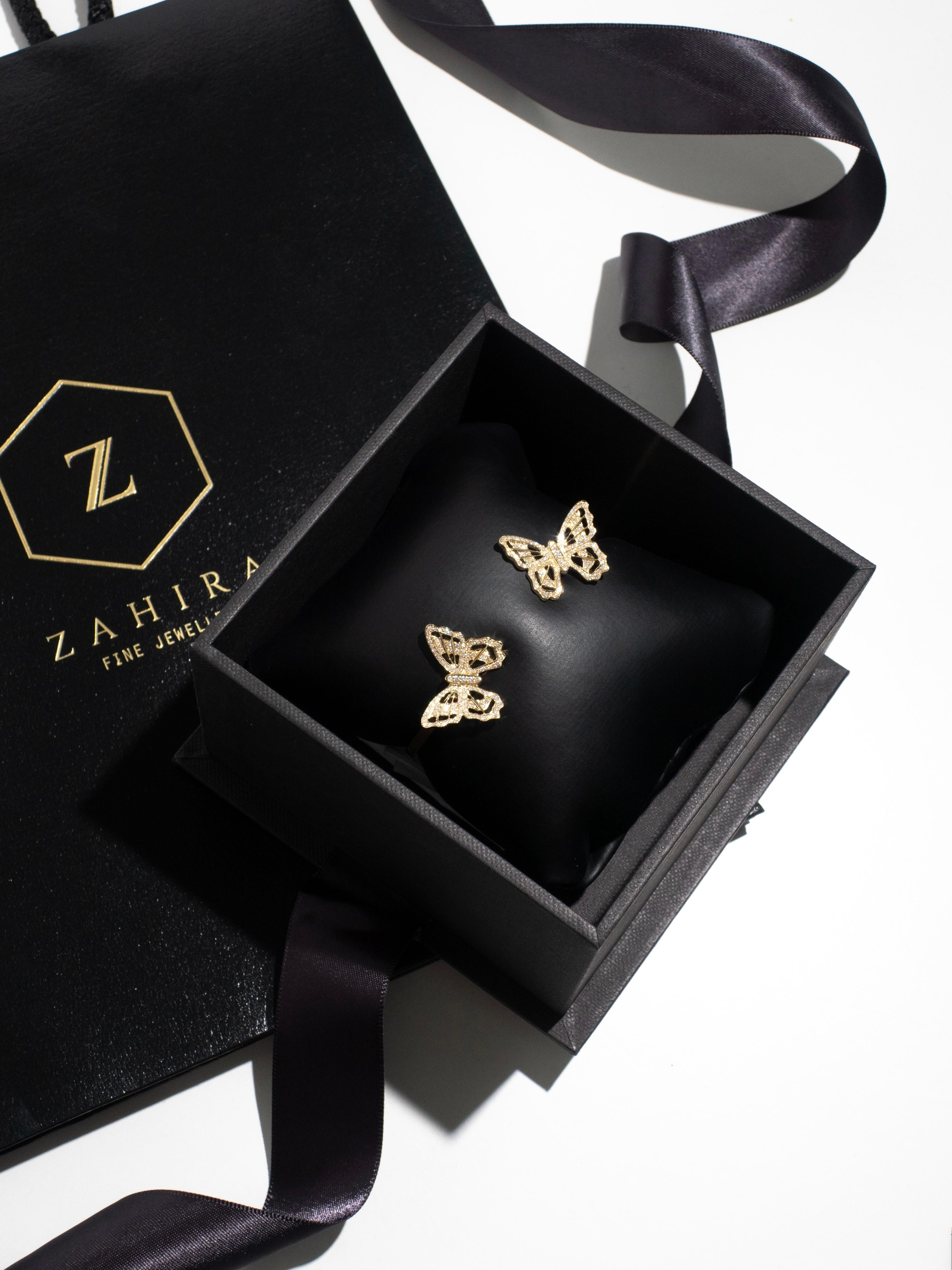Bracelet jonc papillon en or jaune 18 carats avec diamants Pour femmes en vente