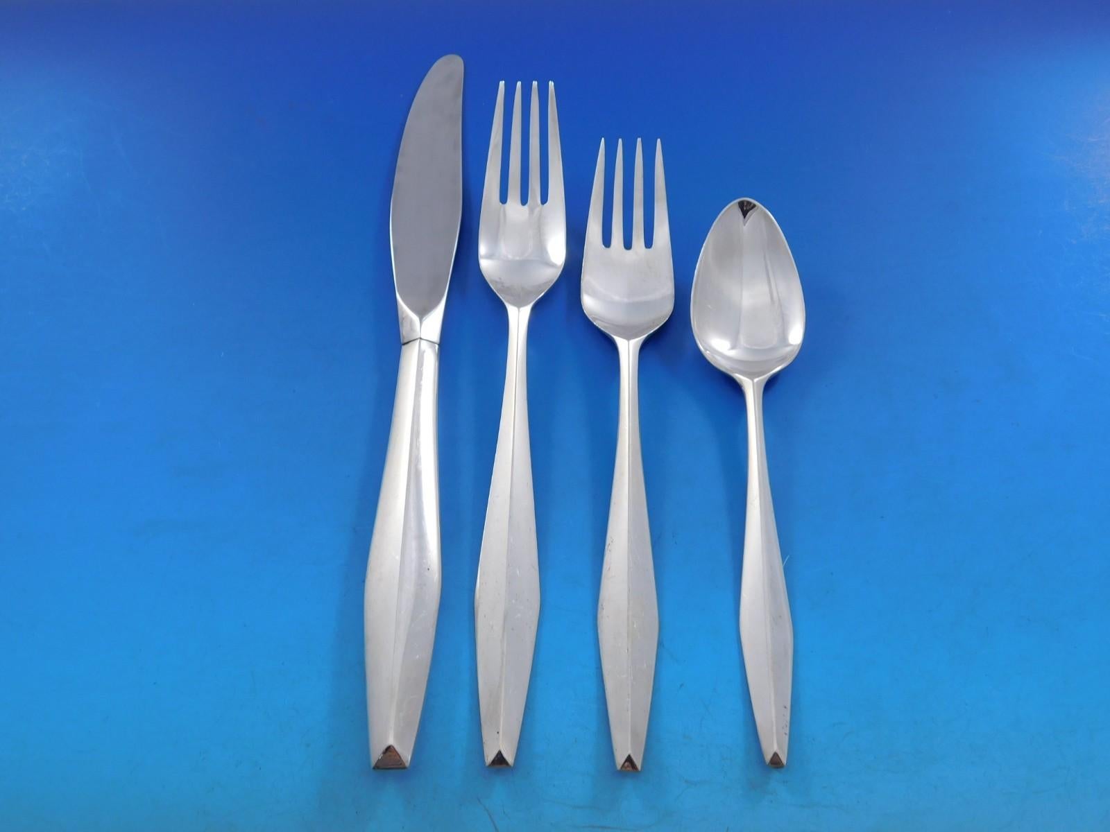 Diamond by Reed and Barton Sterling Silver Flatware Set for 18 Service 101 pcs For Sale 6