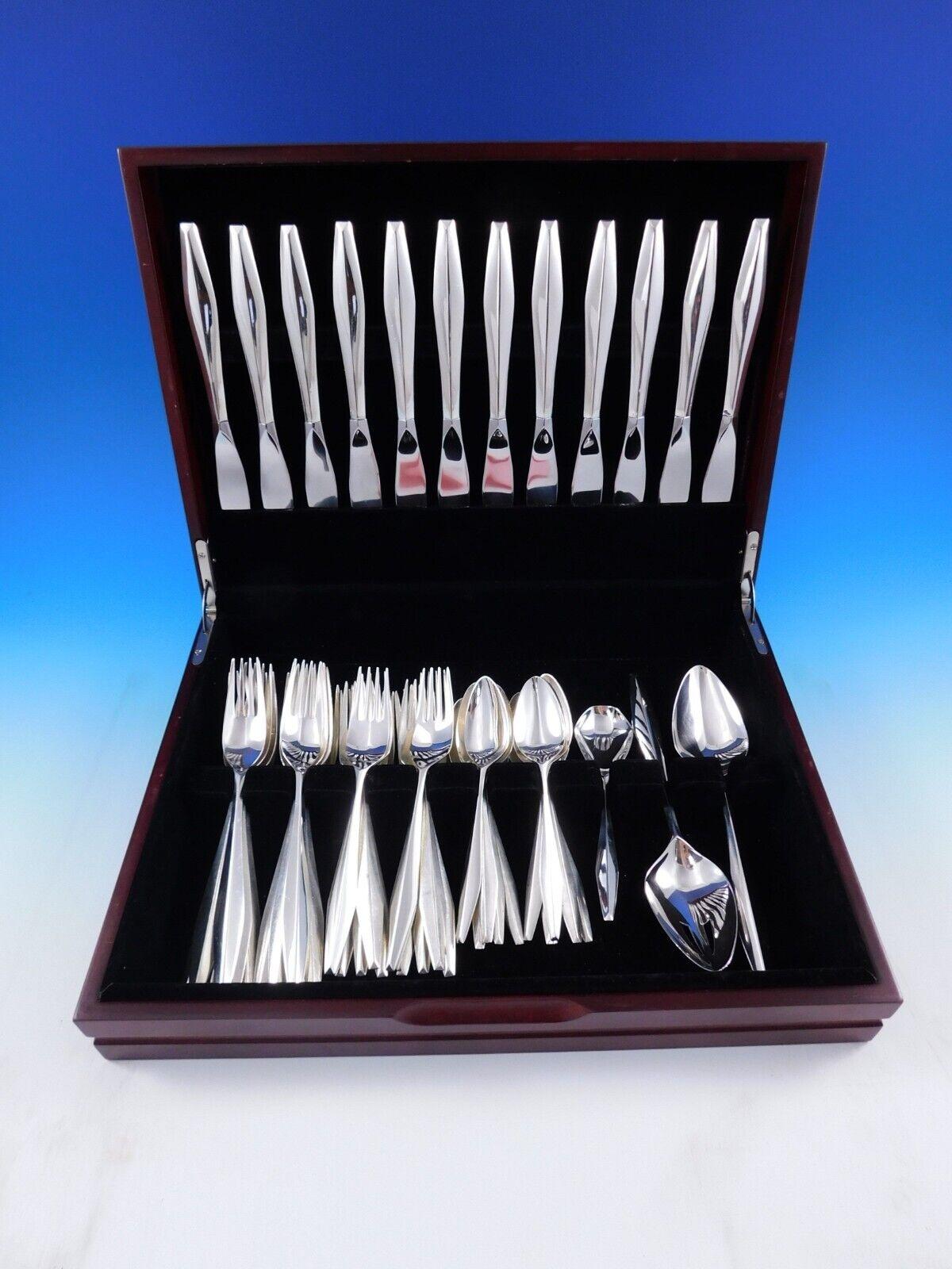 Diamond by Reed and Barton Sterling Silver Flatware Set Service 51 pieces Modern For Sale 2