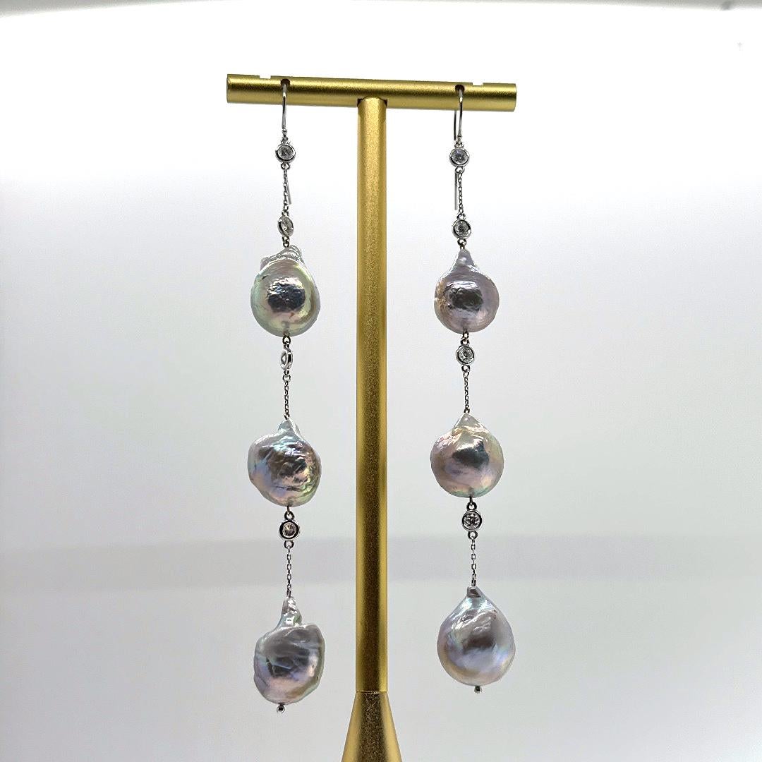 Taglio rotondo Orecchino con diamante da un metro - Reimagined in vendita