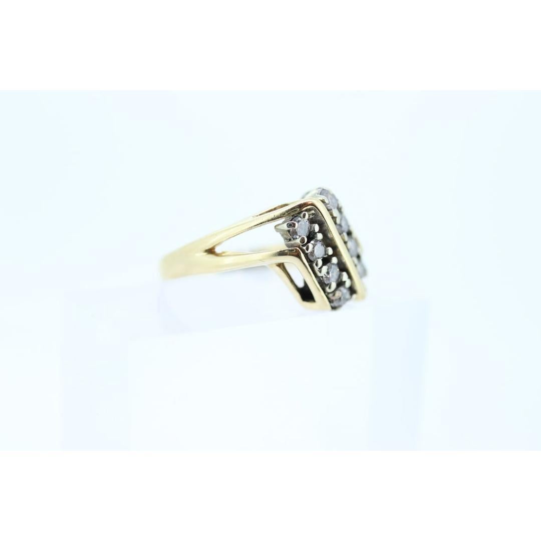 Bague bypass en or jaune 14 carats avec diamants. Amas de diamants. Diamant Pour femmes en vente
