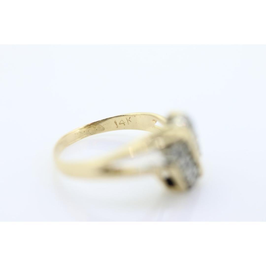 Bague bypass en or jaune 14 carats avec diamants. Amas de diamants. Diamant en vente 1