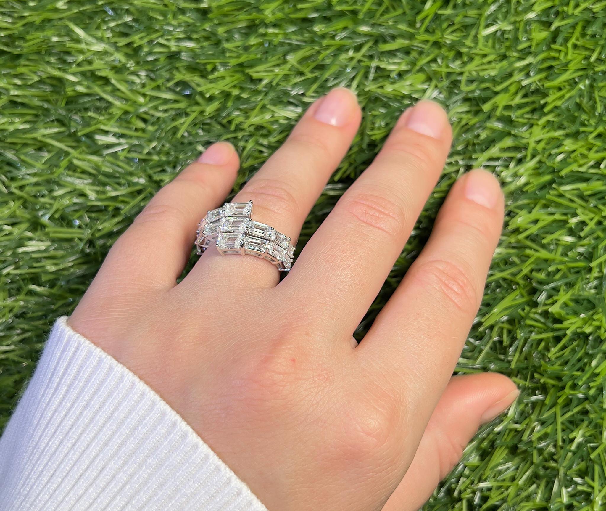 It comes with the Gemological Appraisal by GIA GG/AJP
All Gemstones are Natural
15 Diamonds = 4.64 Carats
Cut: Emerald, Color: D-E, Clarity: VVS1
Metal: 18K White Gold
Ring Size: 6.5* US
*It can be resized complimentary
