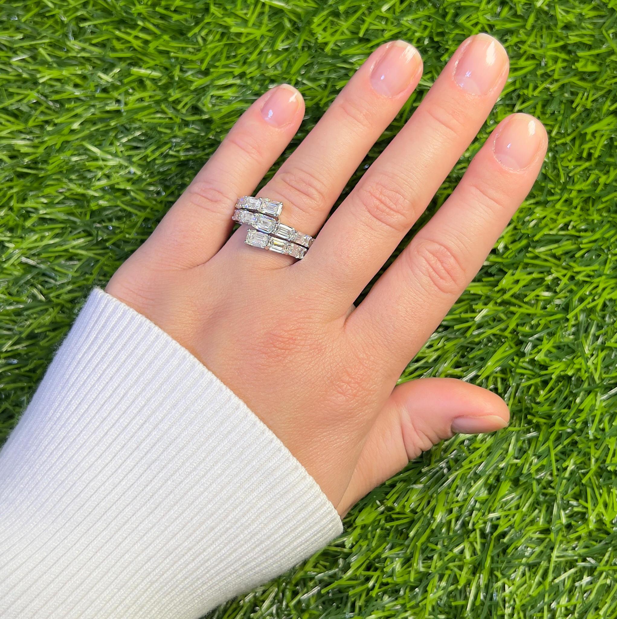 Diamond Bypass Ring Emerald Cut 4.64 Carats 18K White Gold In Excellent Condition For Sale In Aliso Viejo, CA