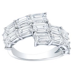 Anillo bypass de diamantes talla esmeralda 4,64 quilates Oro blanco de 18 quilates